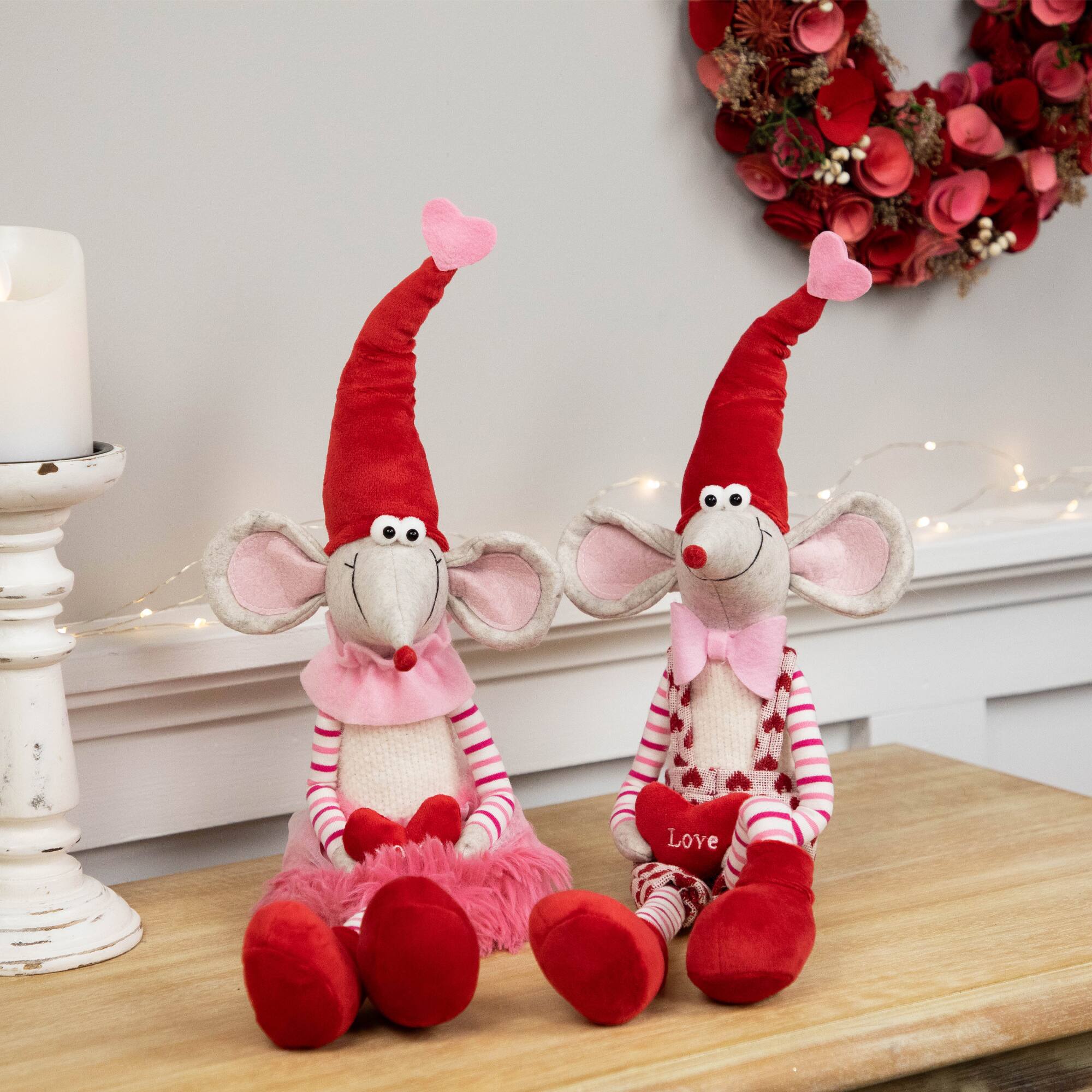 20&#x22; Mice with Heart Pillows Valentine&#x27;s Day Figures Set
