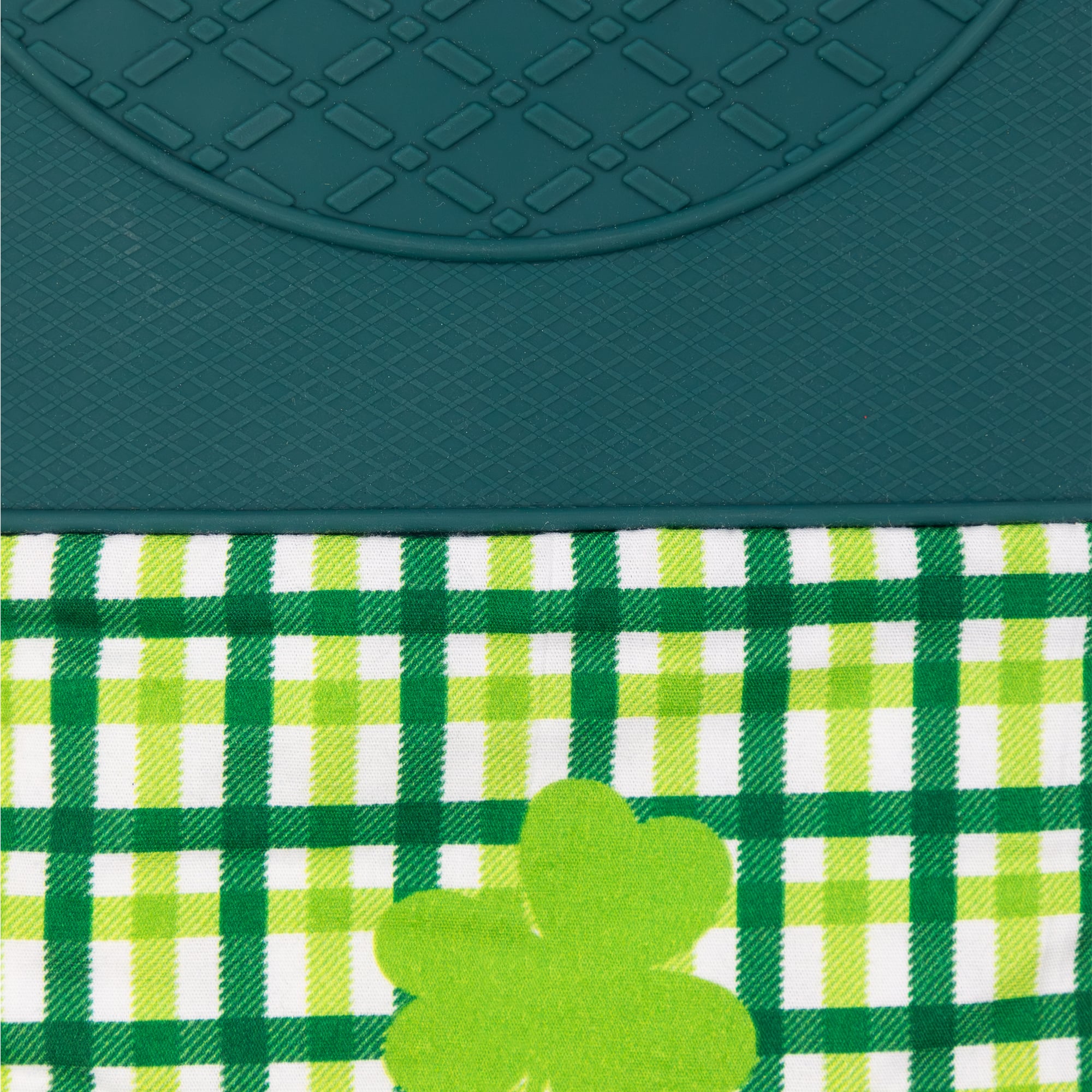 Green Plaid Shamrock Oven Mitts, 2ct.