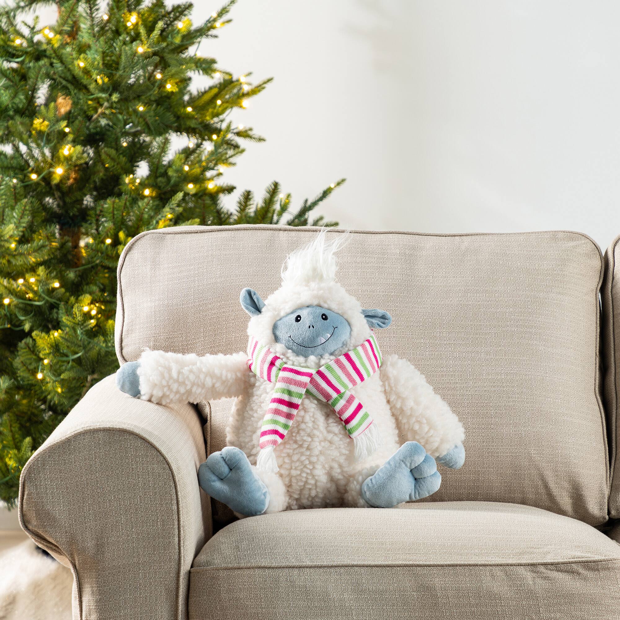 Glitzhome&#xAE; 21.75&#x22;H Christmas Fabric Yeti Shelf Sitter