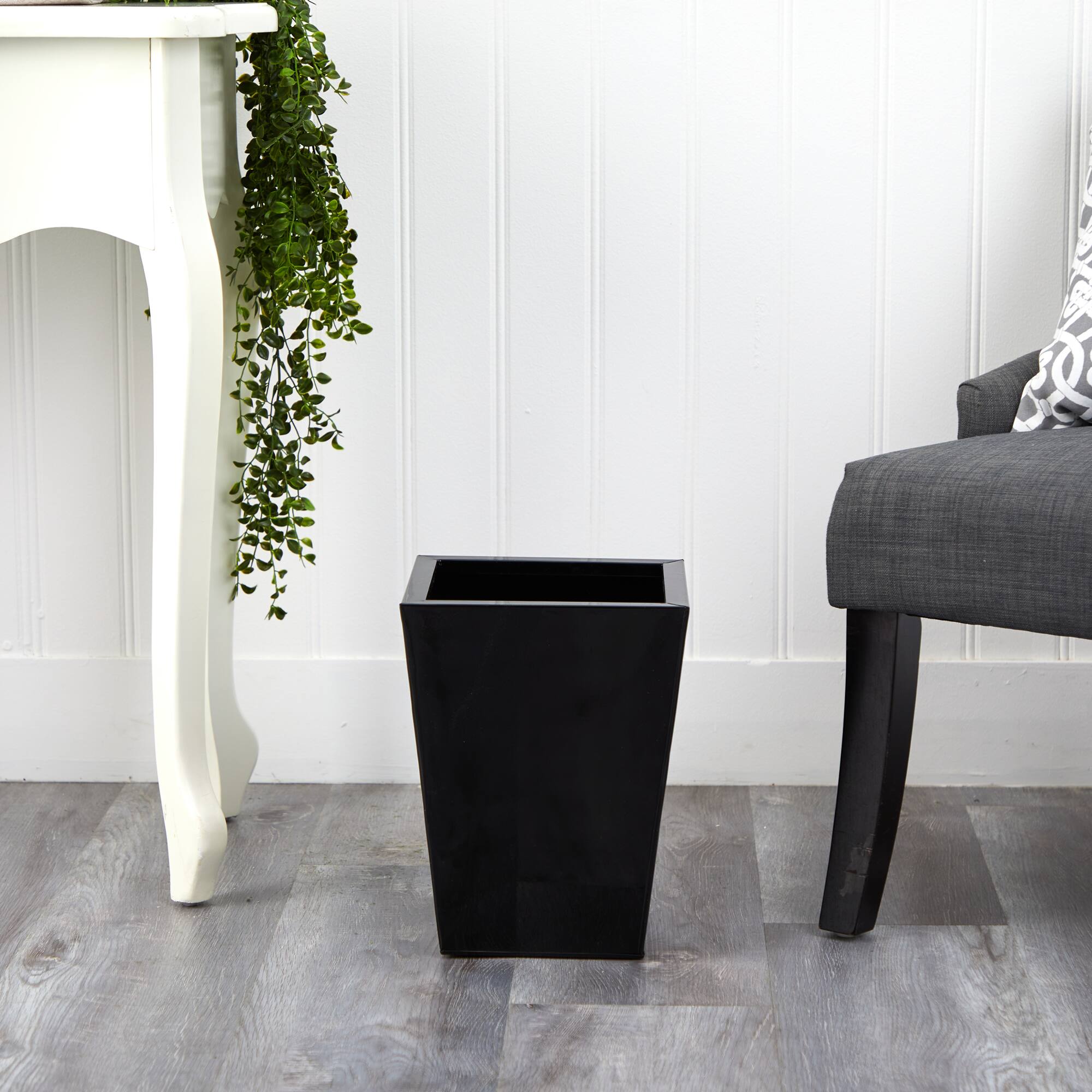 13&#x22; Black Classic Square Metal Planter