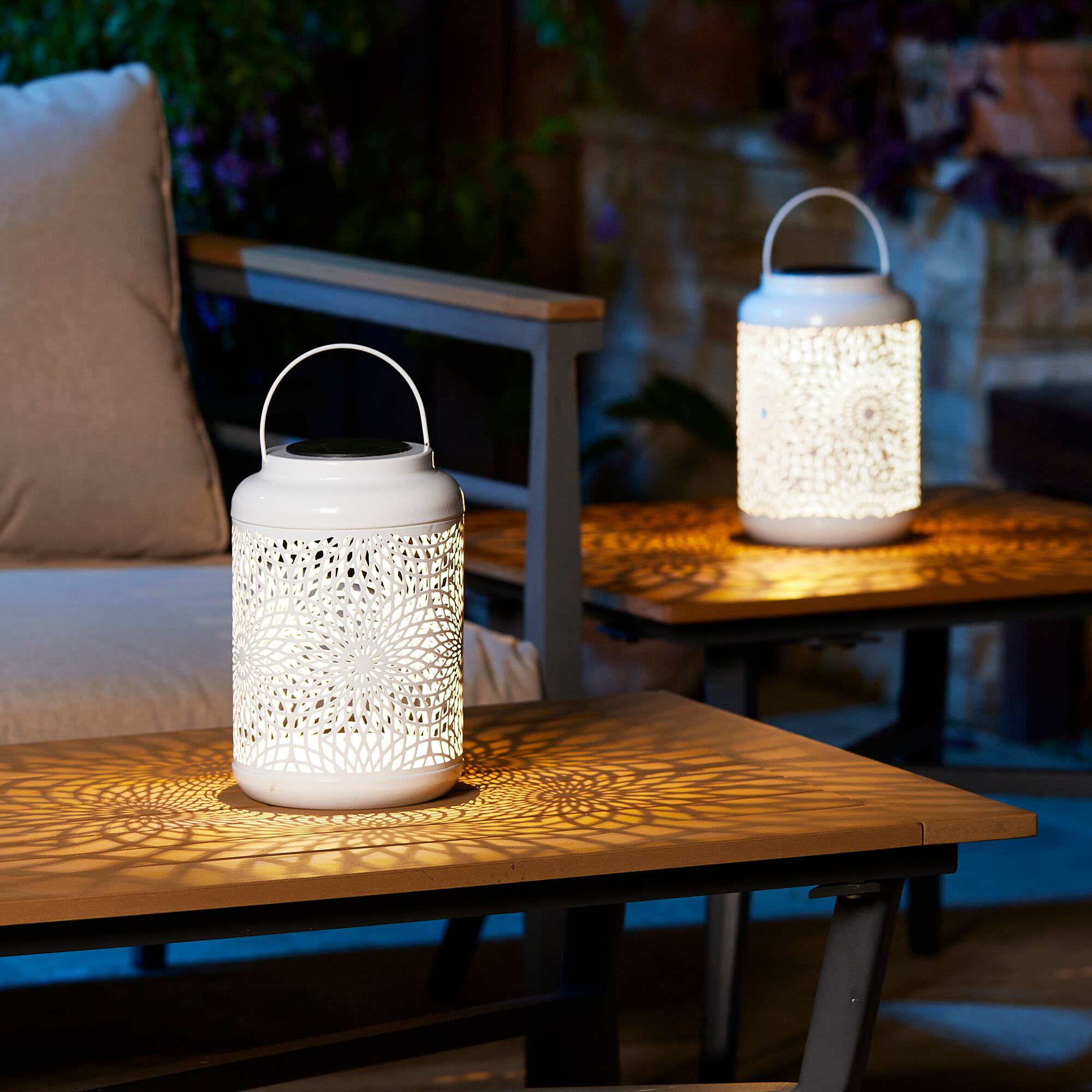 Glitzhome&#xAE; 8.75&#x22; Metal Cutout Solar Powered Hanging Lantern Set