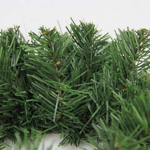 30" Deluxe Windsor Pine Artificial Christmas Wreath