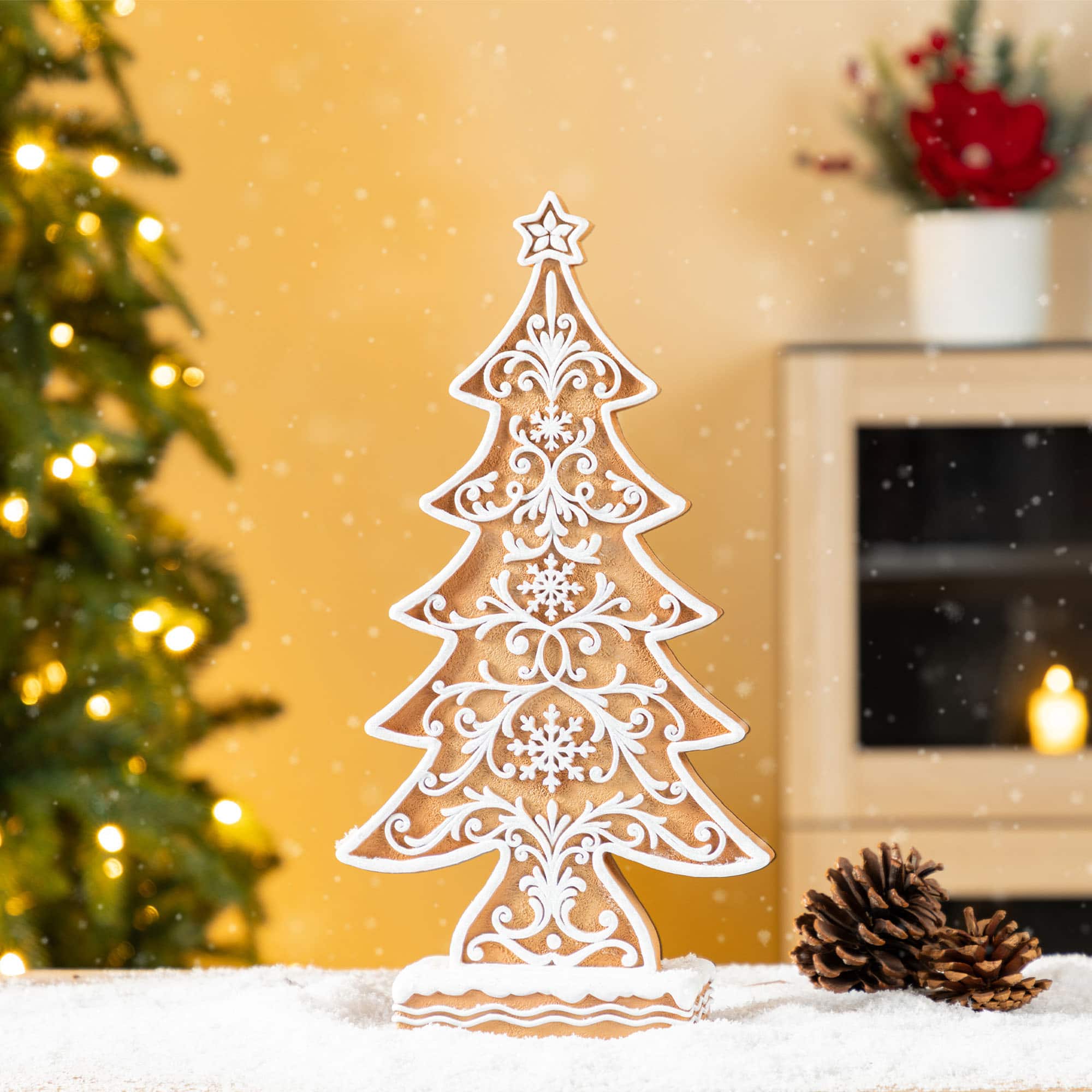 Glitzhome&#xAE; 14.5&#x22; Resin Christmas Tree Table Decor