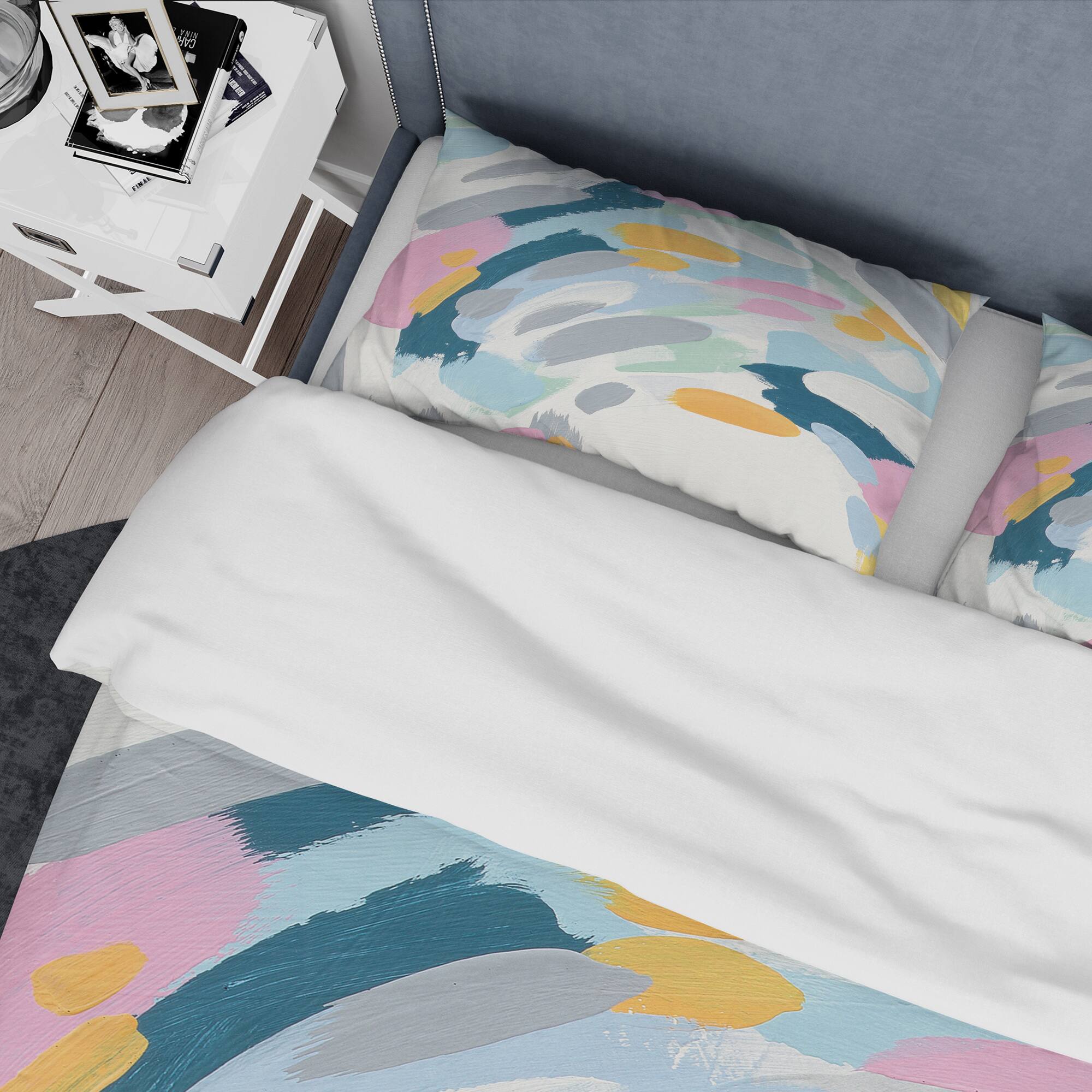 Designart &#x27;Geometric Vortex II&#x27; Geometric Bedding Set - Duvet Cover &#x26; Shams