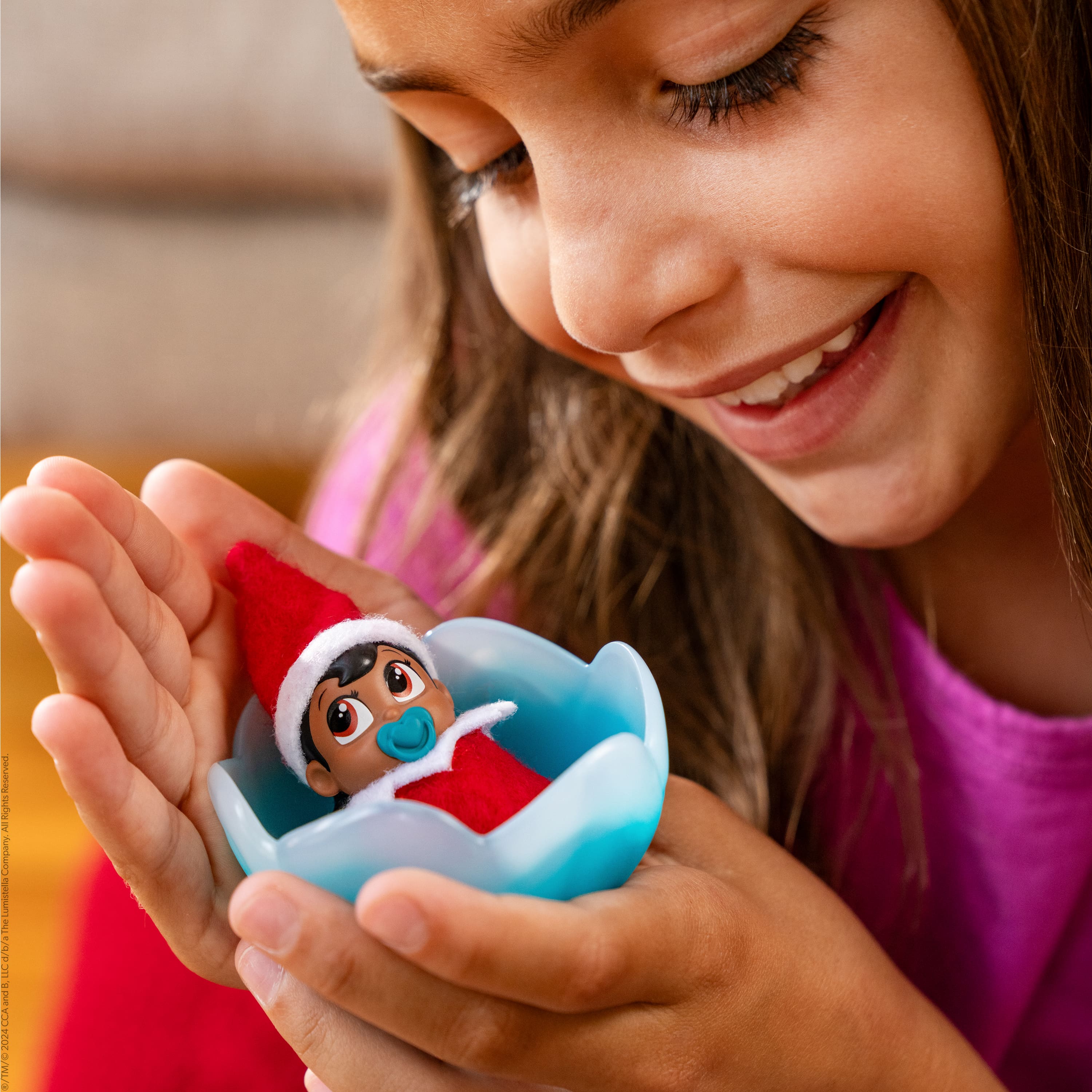 The Elf on the Shelf&#xAE; Frost Pips&#x2122; Mini Blooms Brown Eyed Girl Elf Baby