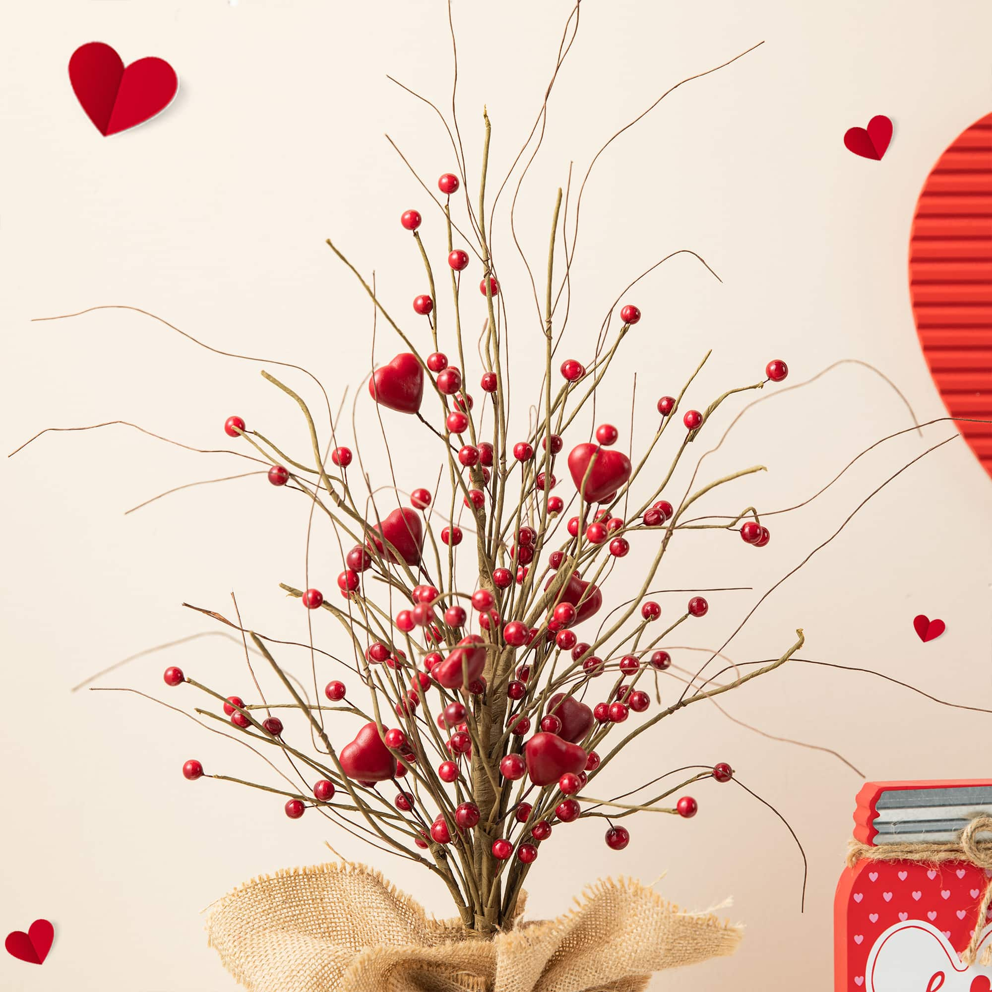 Glitzhome&#xAE; 18&#x22; Valentine&#x27;s Berry Heart Table Tree