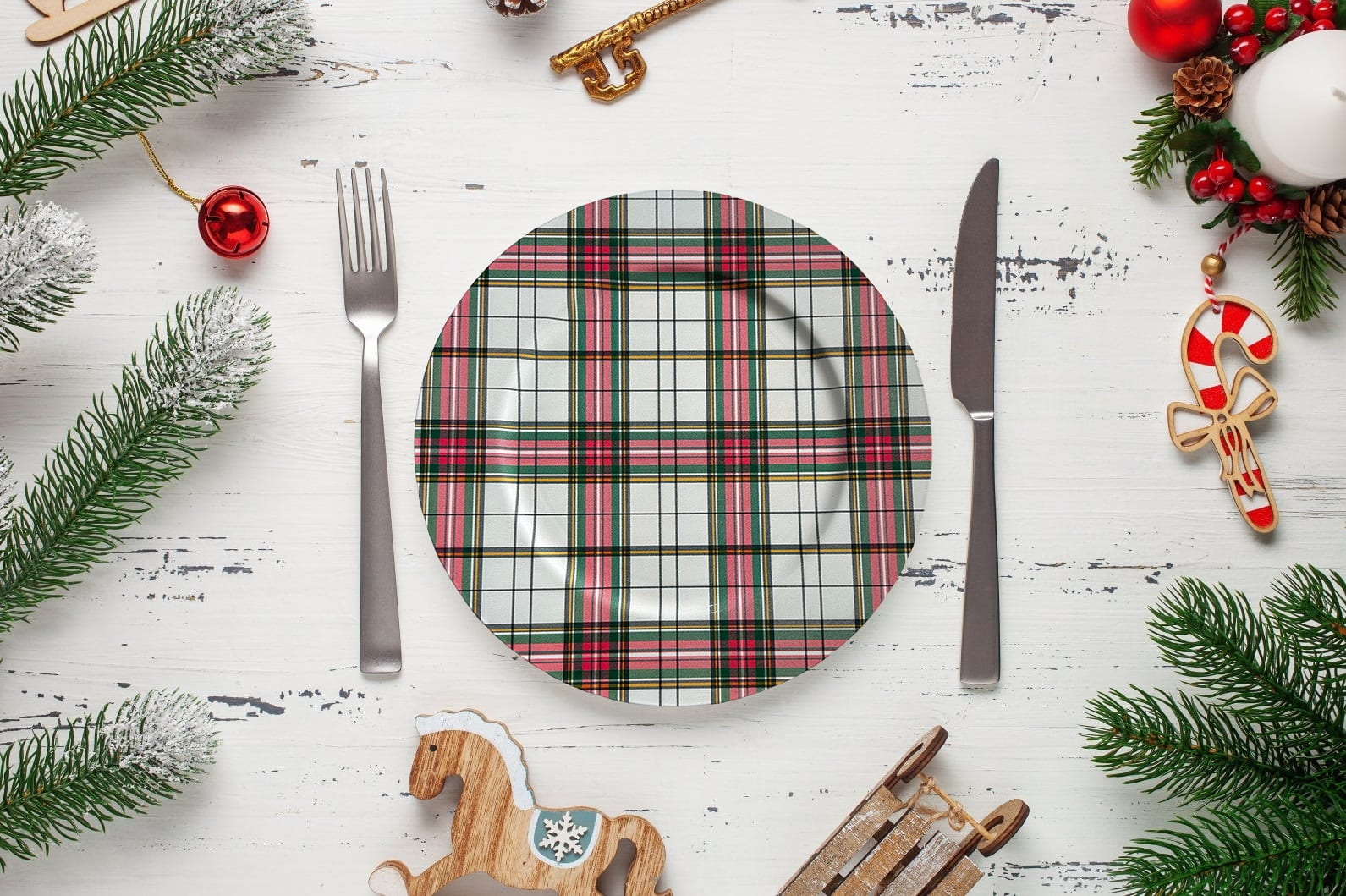 13&#x22; Plaid Charger Plate by Celebrate It&#x2122;