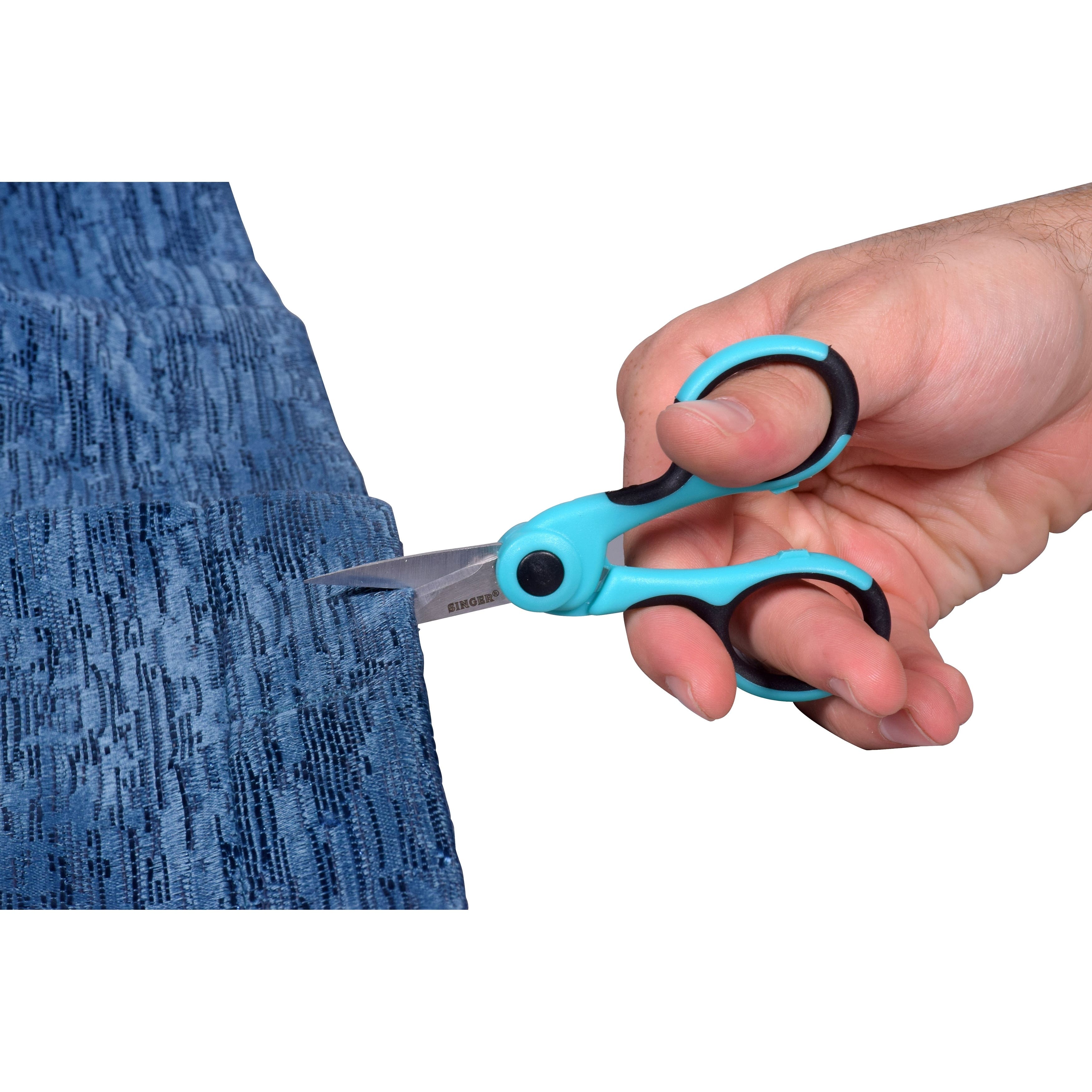 SINGER® 4.5 With NANO Tip Comfort Grip ProSeries Detail Scissors