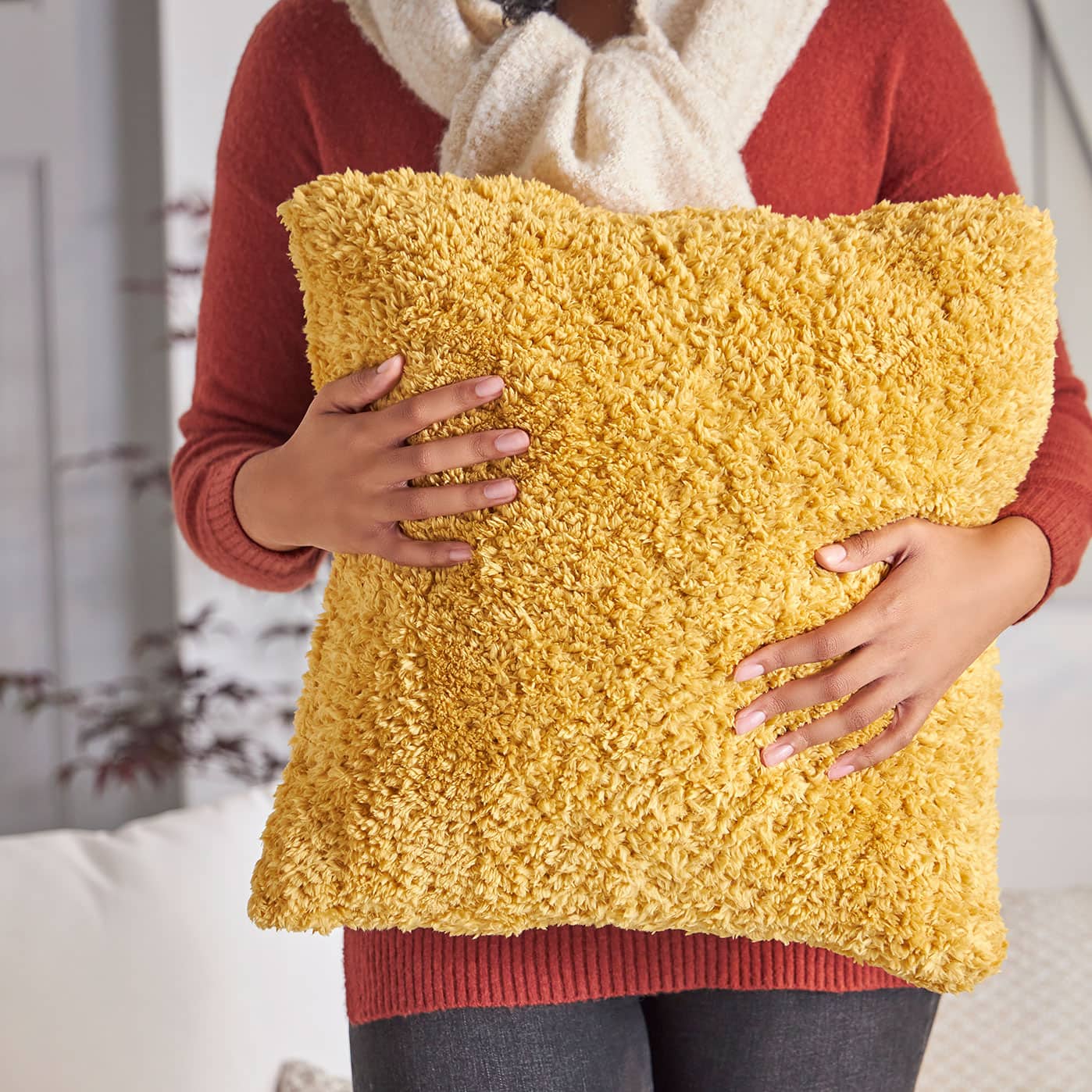 Loops & Threads® Cozy Sherpa™ Ruched Knit Pillow | Projects