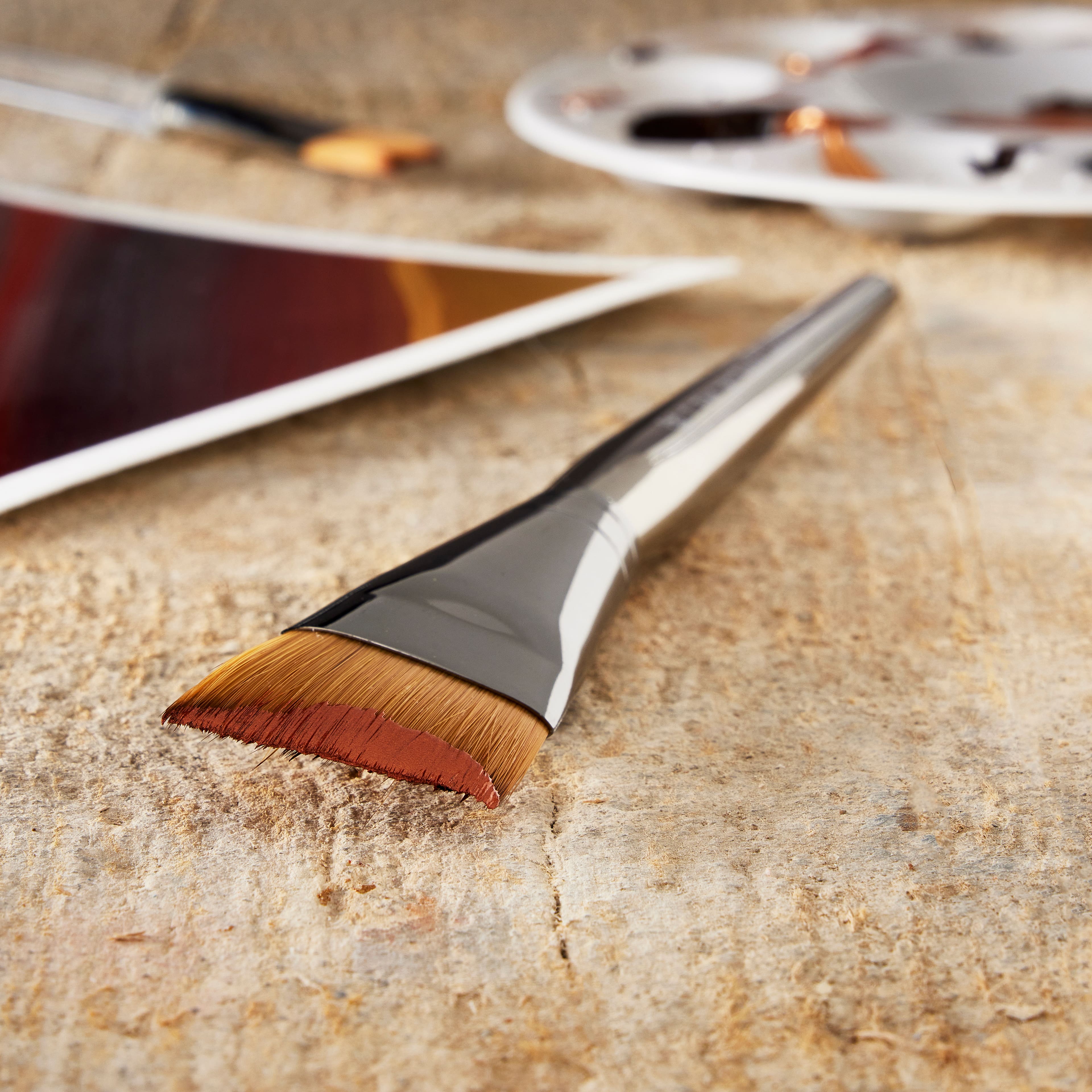 Zen&#x2122; Series 73 Short Handle Angle Shader Brush