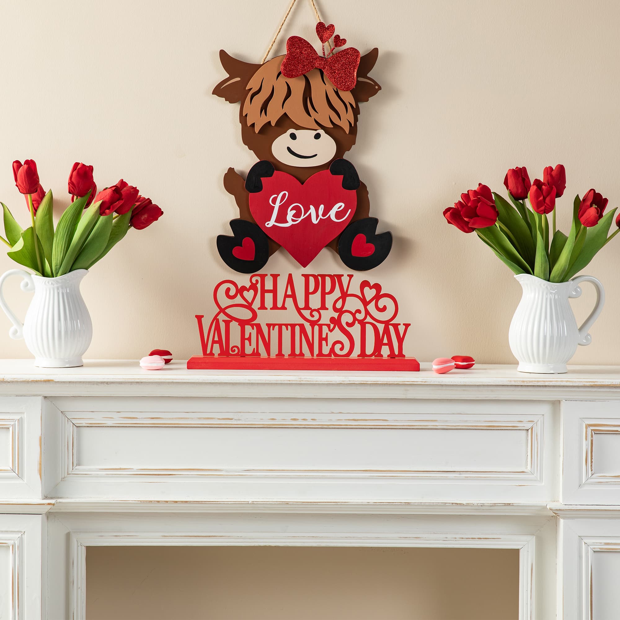 Glitzhome&#xAE; 16&#x22; Wooden &#x26; Metal Happy Valentine&#x27;s Day Table D&#xE9;cor