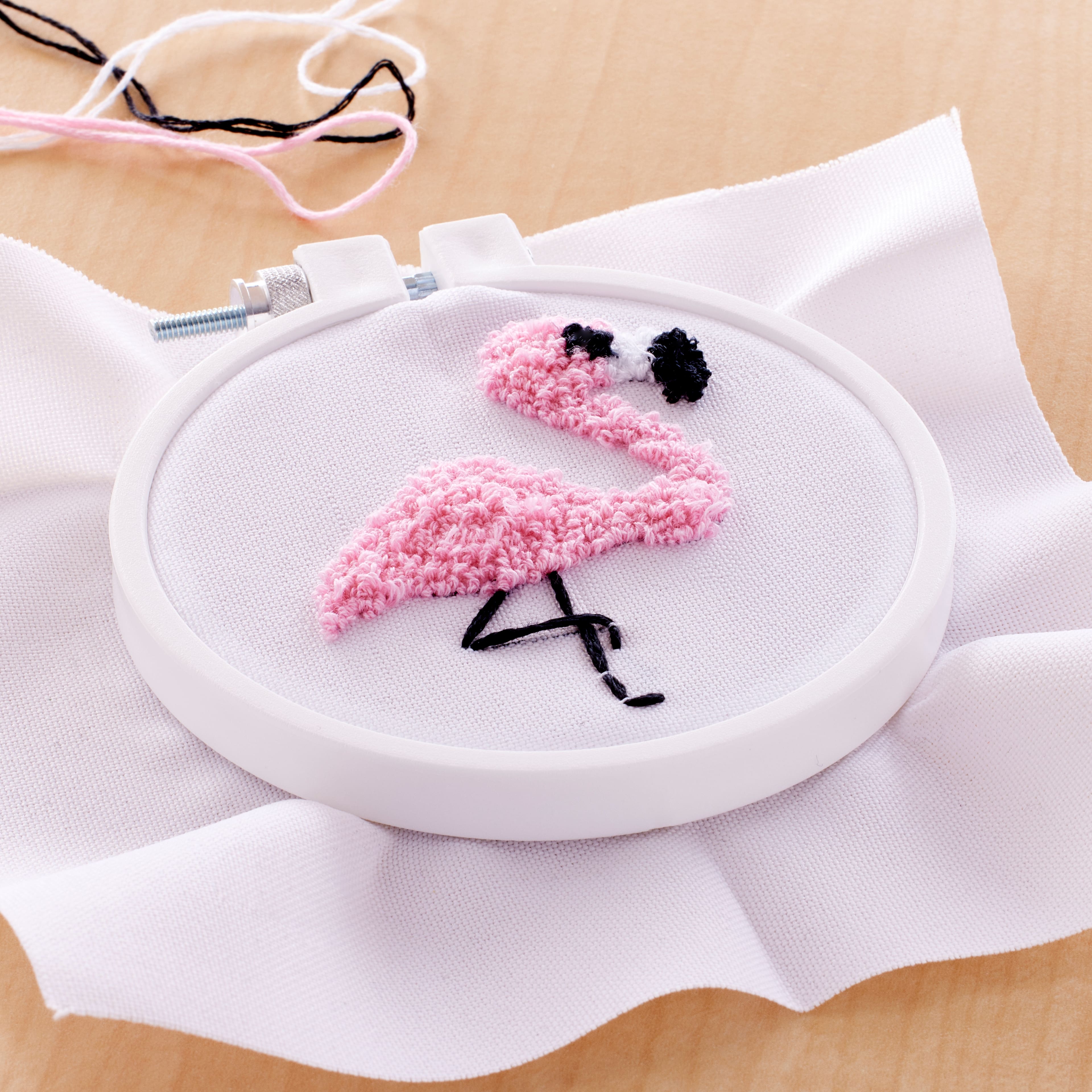 Punch Needle Kit Punch Needle Tool with Stamped Fabric, Hoops, Yarns and  Punch Needle, Needle Punch Kit for Adults Beginner Flamingo