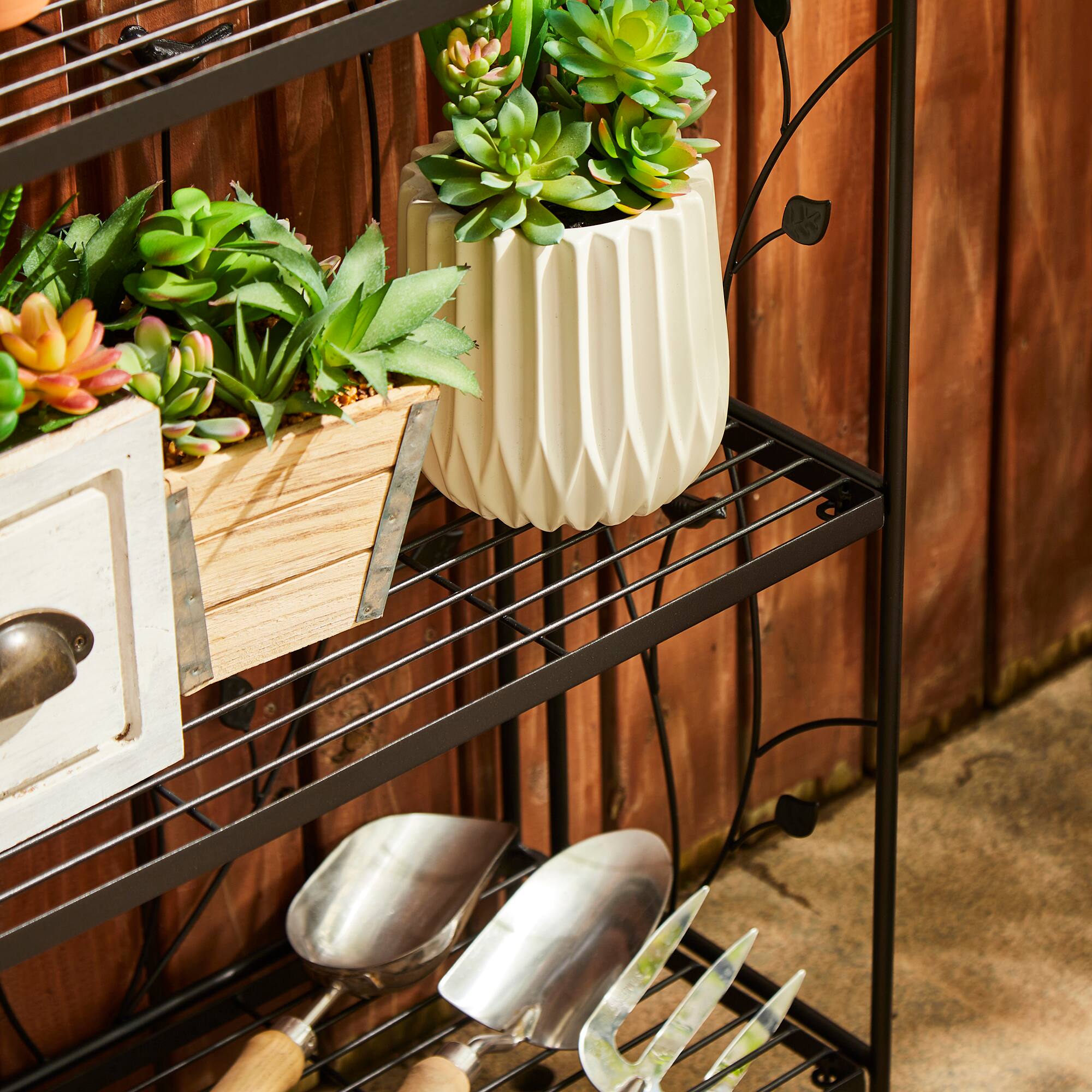 Glitzhome&#xAE; 4ft. Metal 4-Tiered Rectangular Shelf Stand