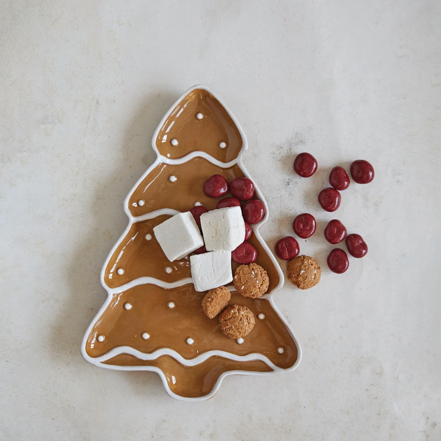 13&#x22; Brown &#x26; White Hand-Painted Ceramic Gingerbread Tree Shaped Platter