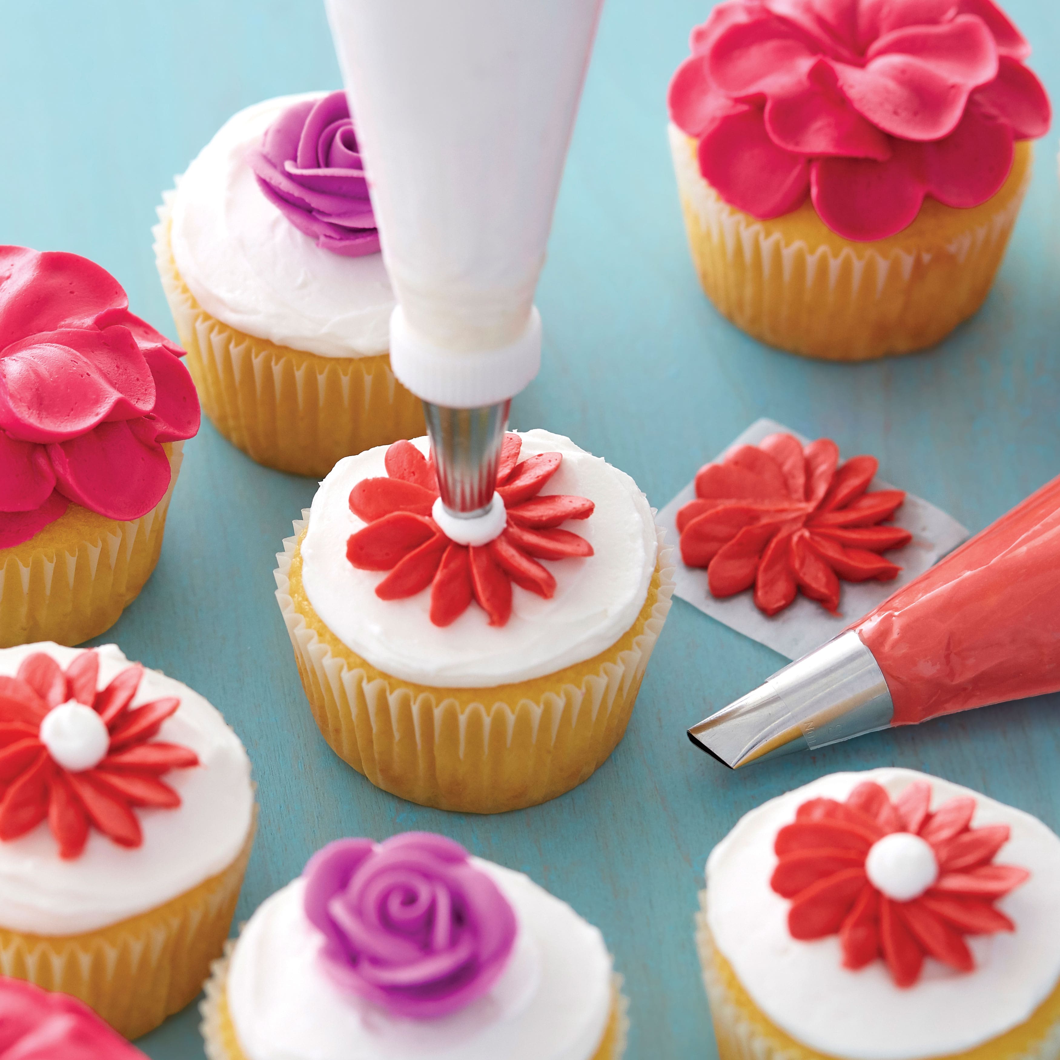 Wilton&#x2122; 9-Piece Starter Decorating &#x26; Piping Tip Set