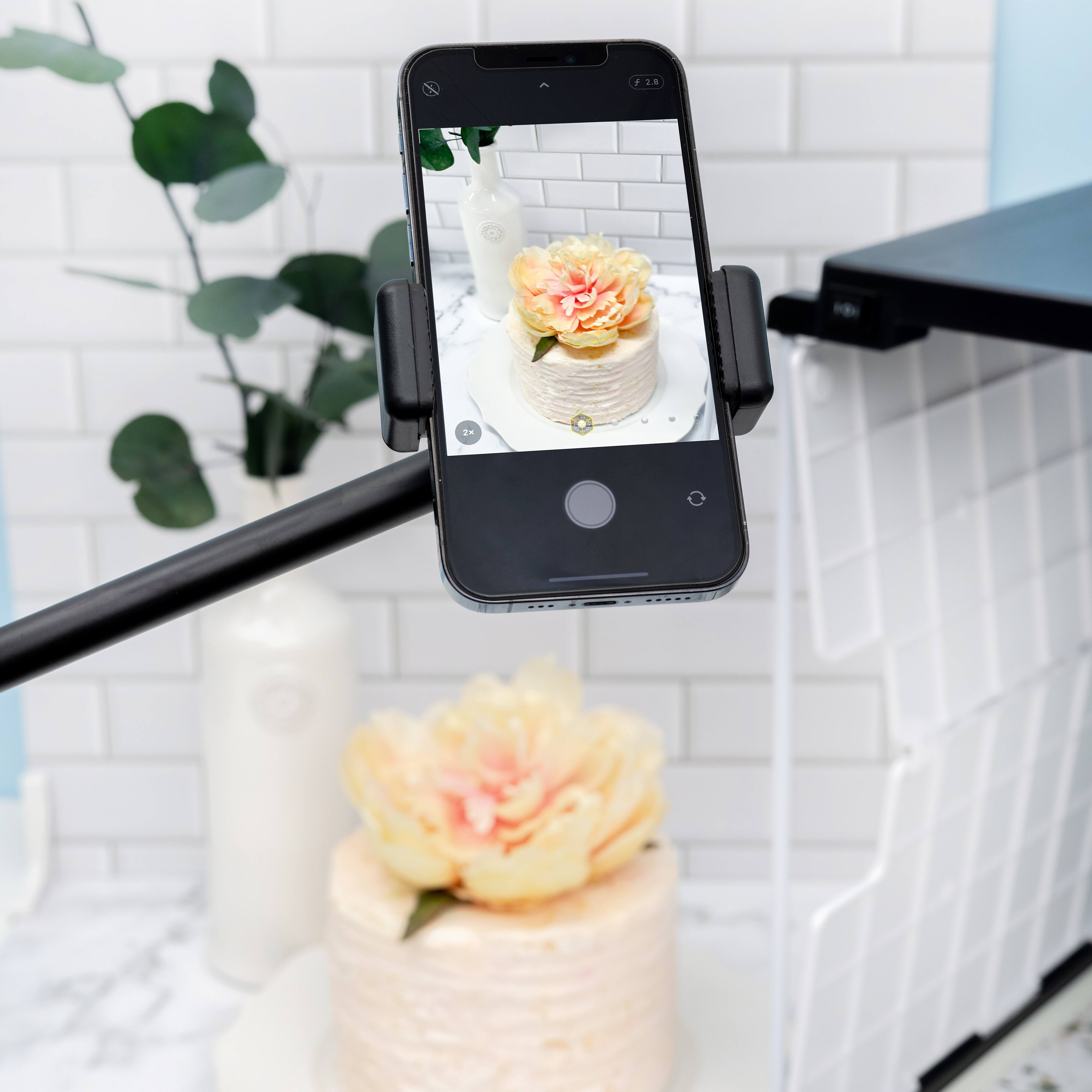We R Memory Keepers® ShotStand™ Phone Stand with Light