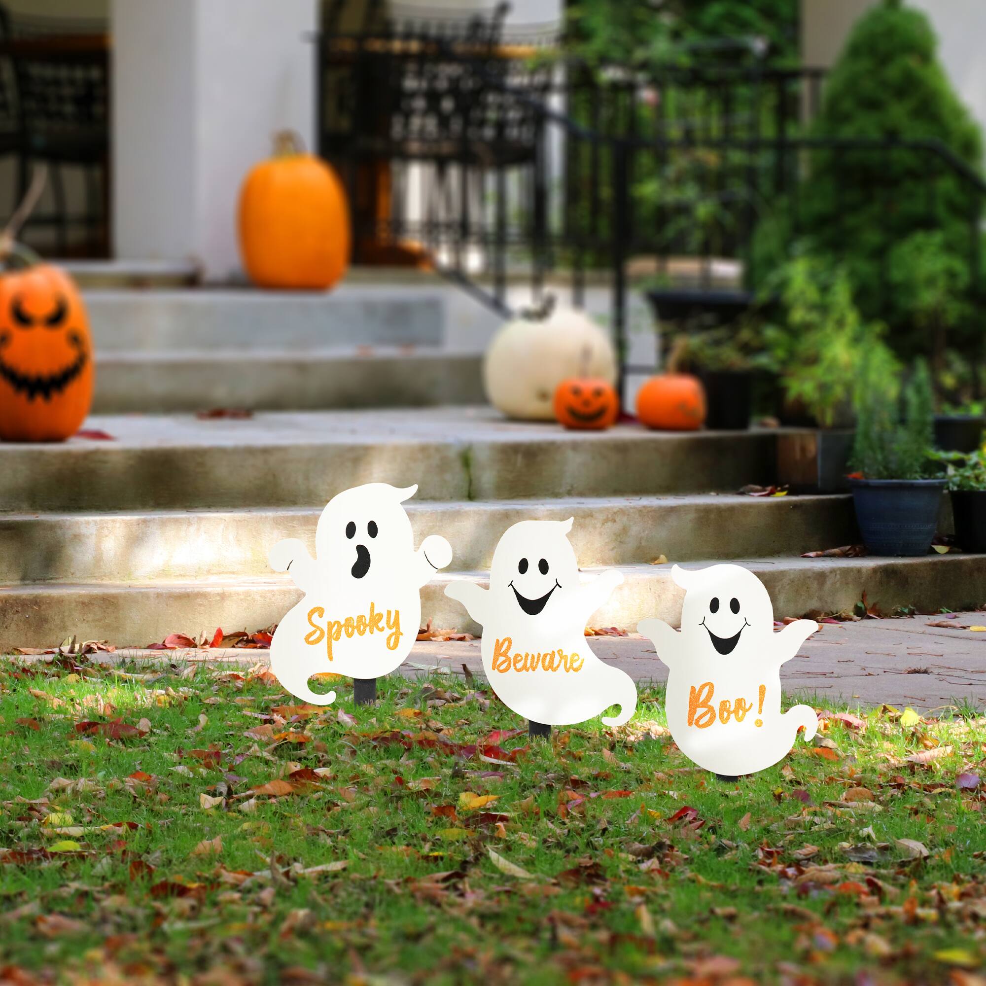 Glitzhome® 15" Halloween Wooden Ghost Yard Stake Set