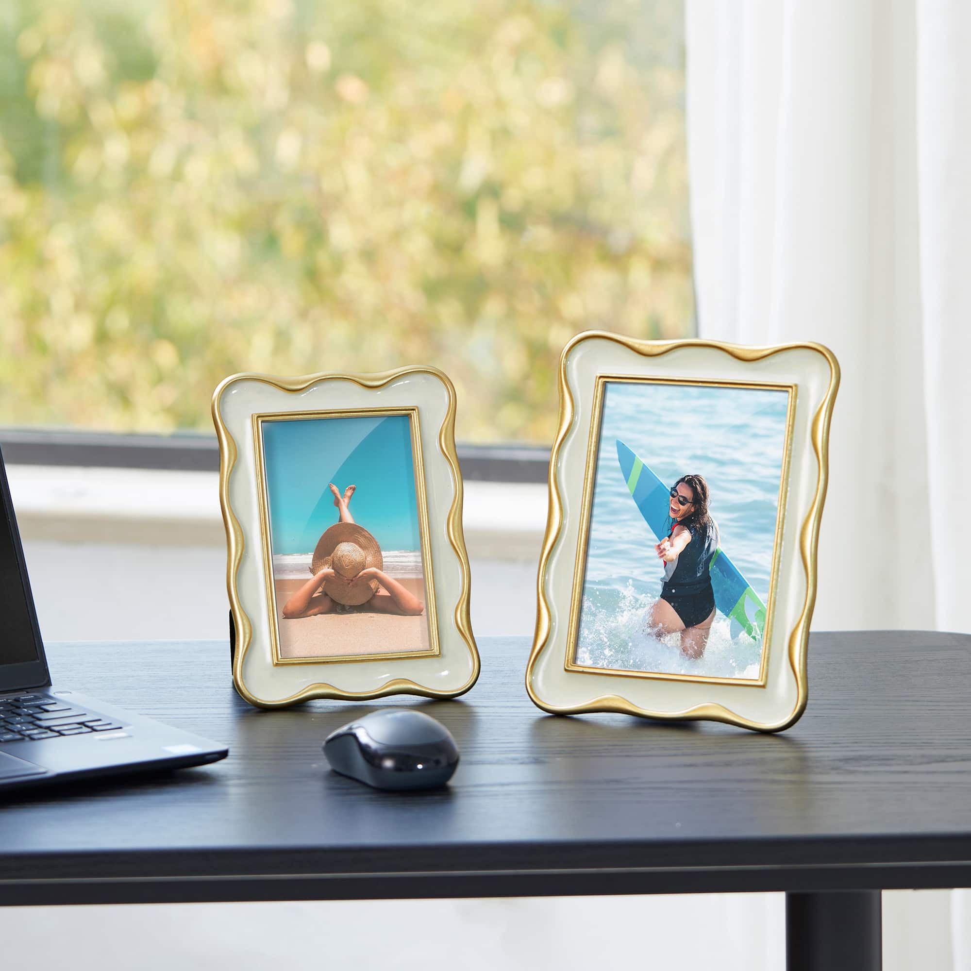 Glitzhome&#xAE; Vintage White with Gold Wavy Edge Tabletop Picture Frame Set