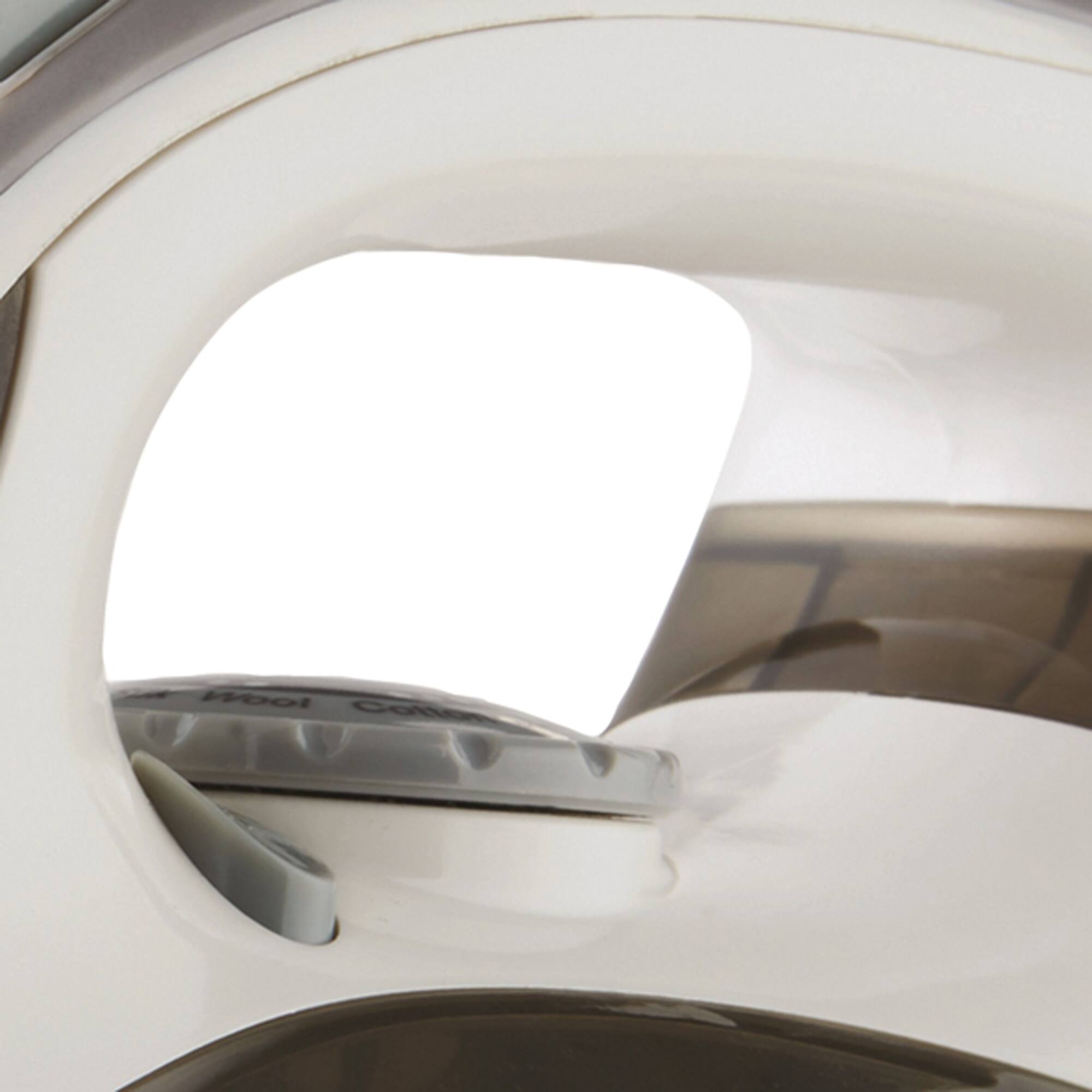 Brentwood 1,200W Nonstick Steam Iron with Retractable Cord