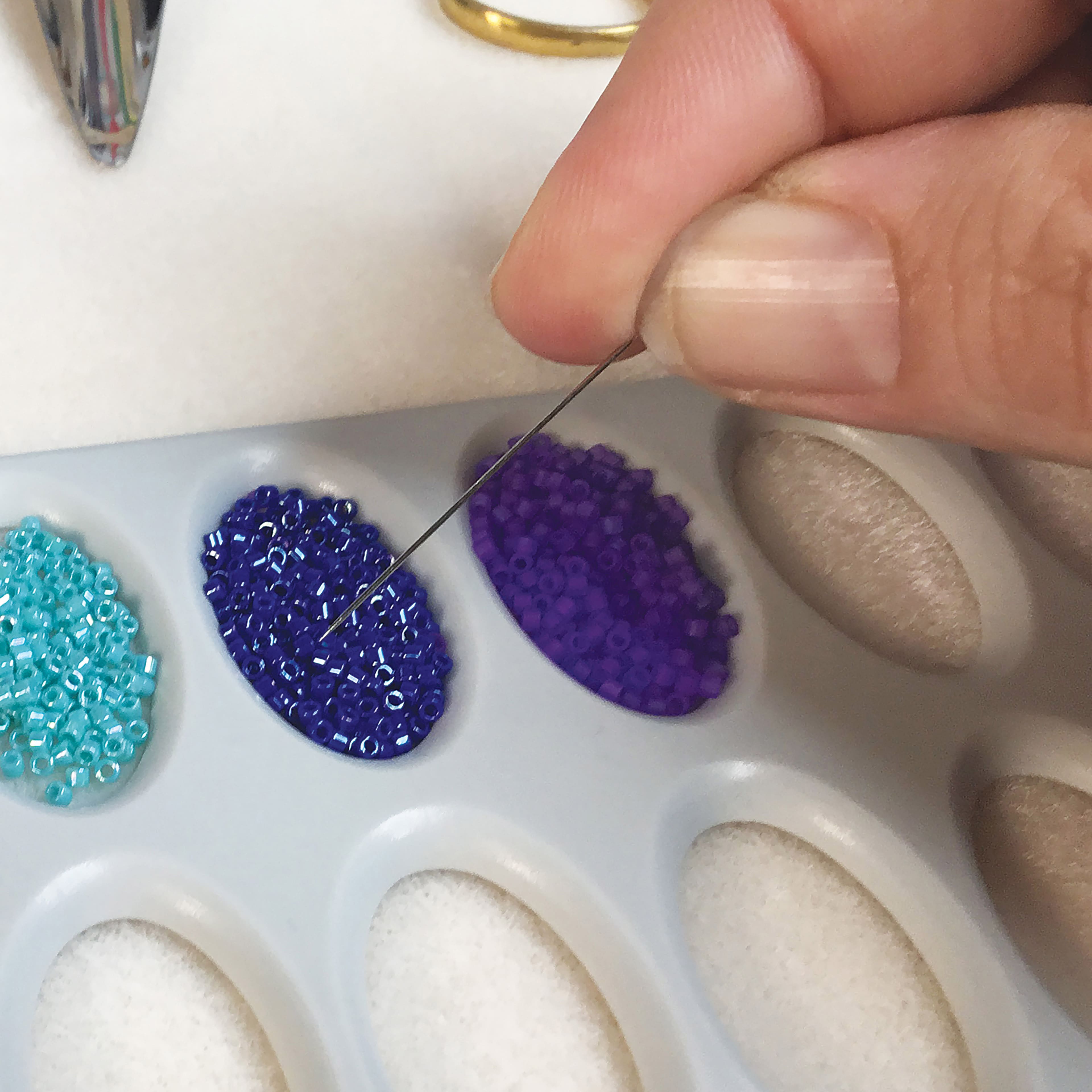 The Beadsmith&#xAE; BASIC elements&#x2122; 24-Hole Seed Bead Sorters, 2ct.