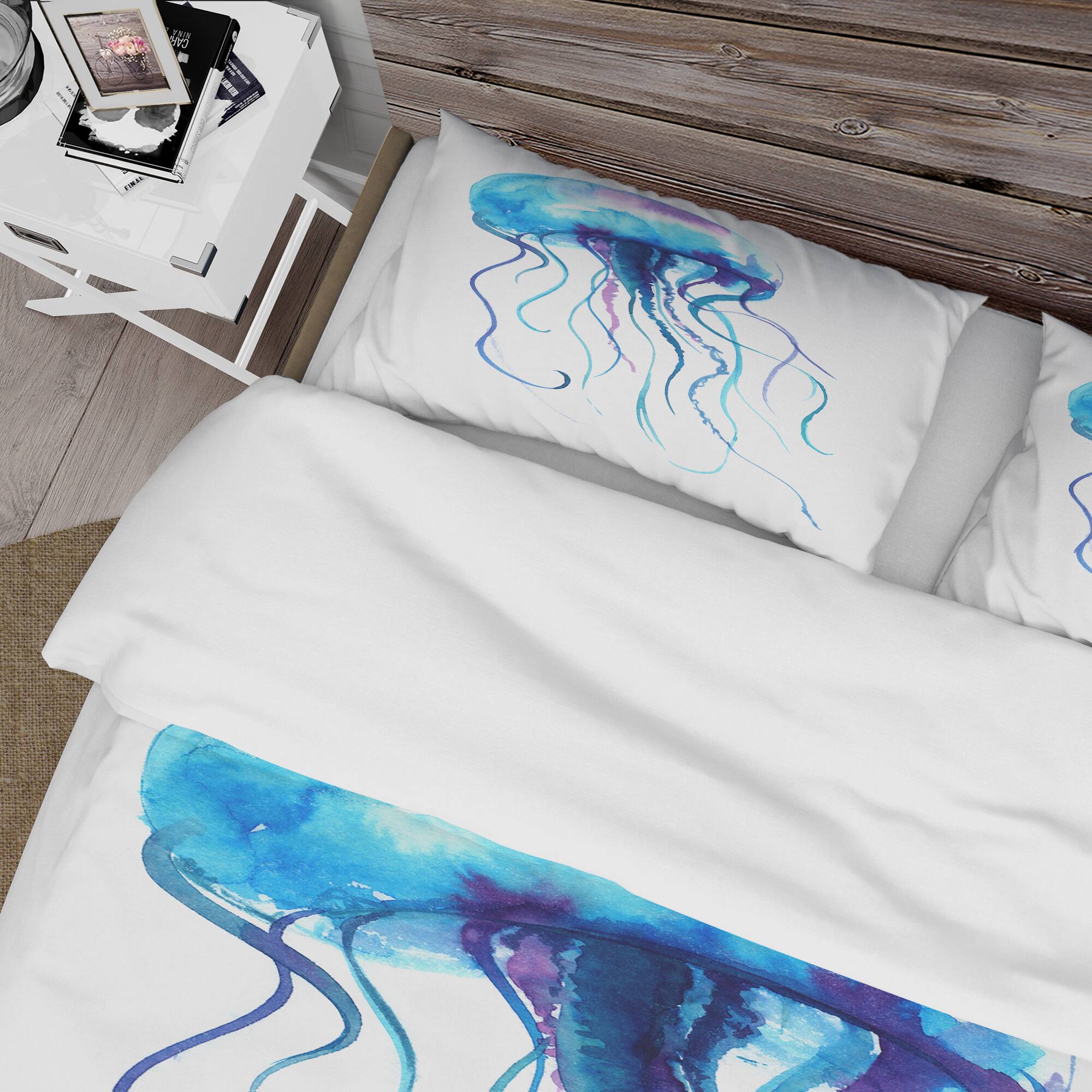 Designart &#x27;Large Light Blue Jellyfish - Animal Duvet Cover Set