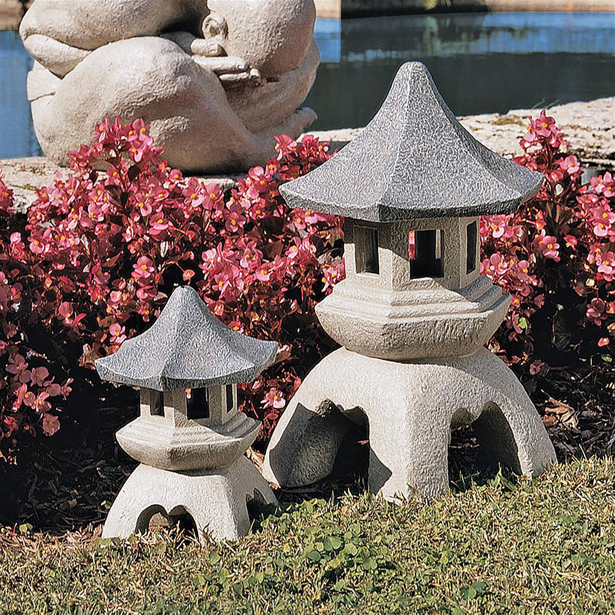 Design Toscano® Medium and Large Pagoda Lantern Sculpture Set