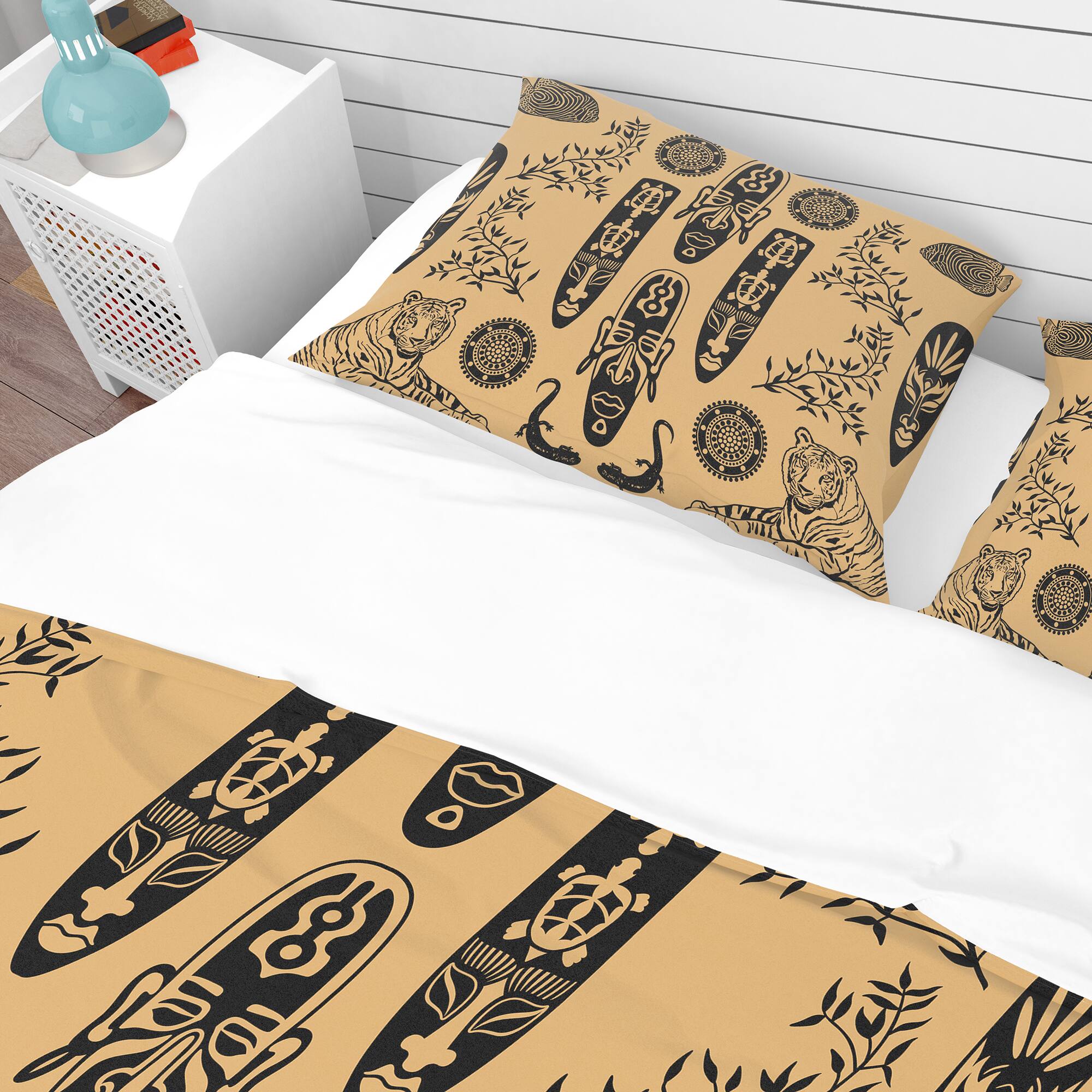 Designart &#x27;Ethnic Decorative Mask&#x27; African Bedding Set - Duvet Cover &#x26; Shams