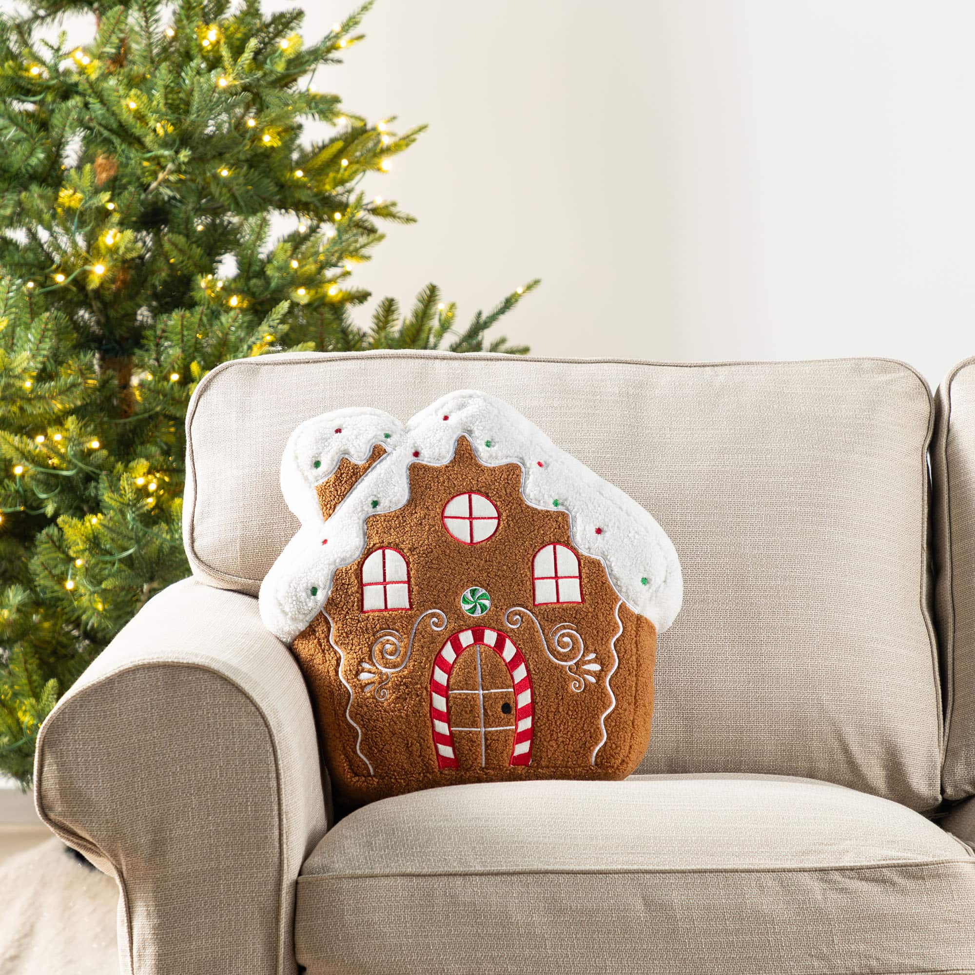 Glitzhome&#xAE; 17&#x22;H Christmas Gingerbread House Shaped Pillow
