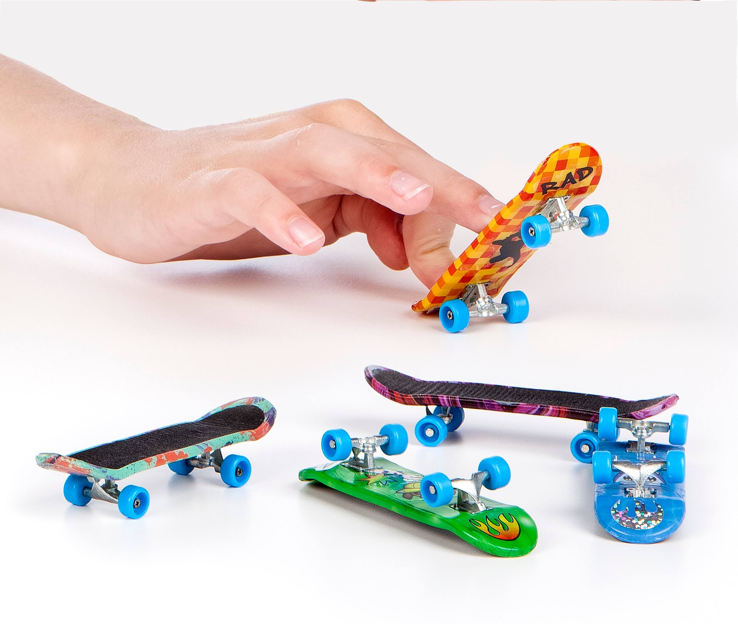 Skate  2 finger skateboards graphic design skateboard new in package kit NEW!! 