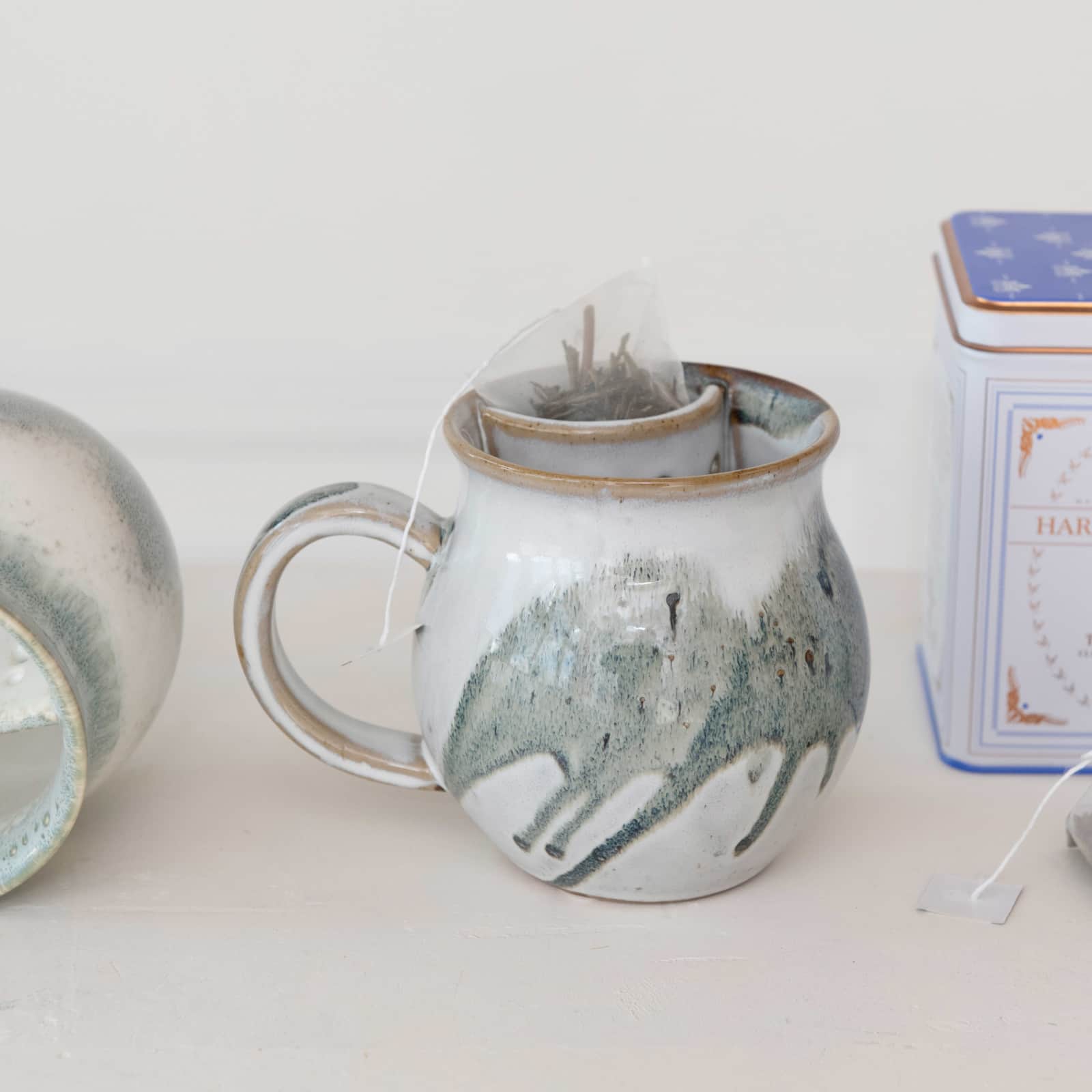 Hello Honey® Artisanal Stoneware Mug with Integrated Teabag Holder Set