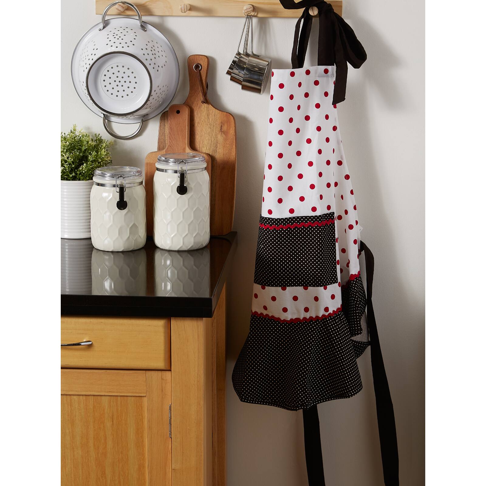 Black/Red Polka Dot Ruffle Ap