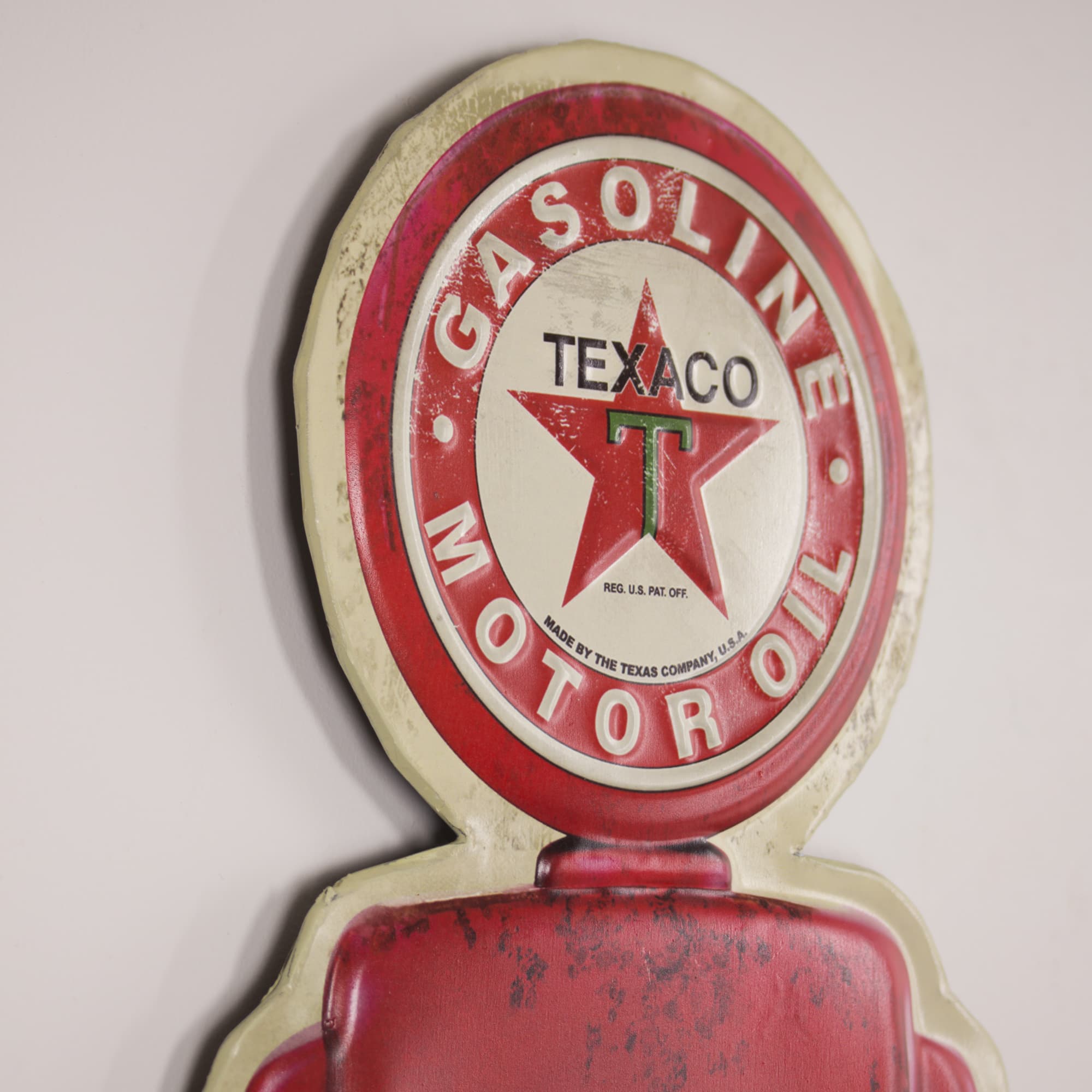 American Art D&#xE9;cor&#x2122; 23.5&#x22; Vintage Texaco Motor Oil Gasoline Pump Embossed Metal Sign