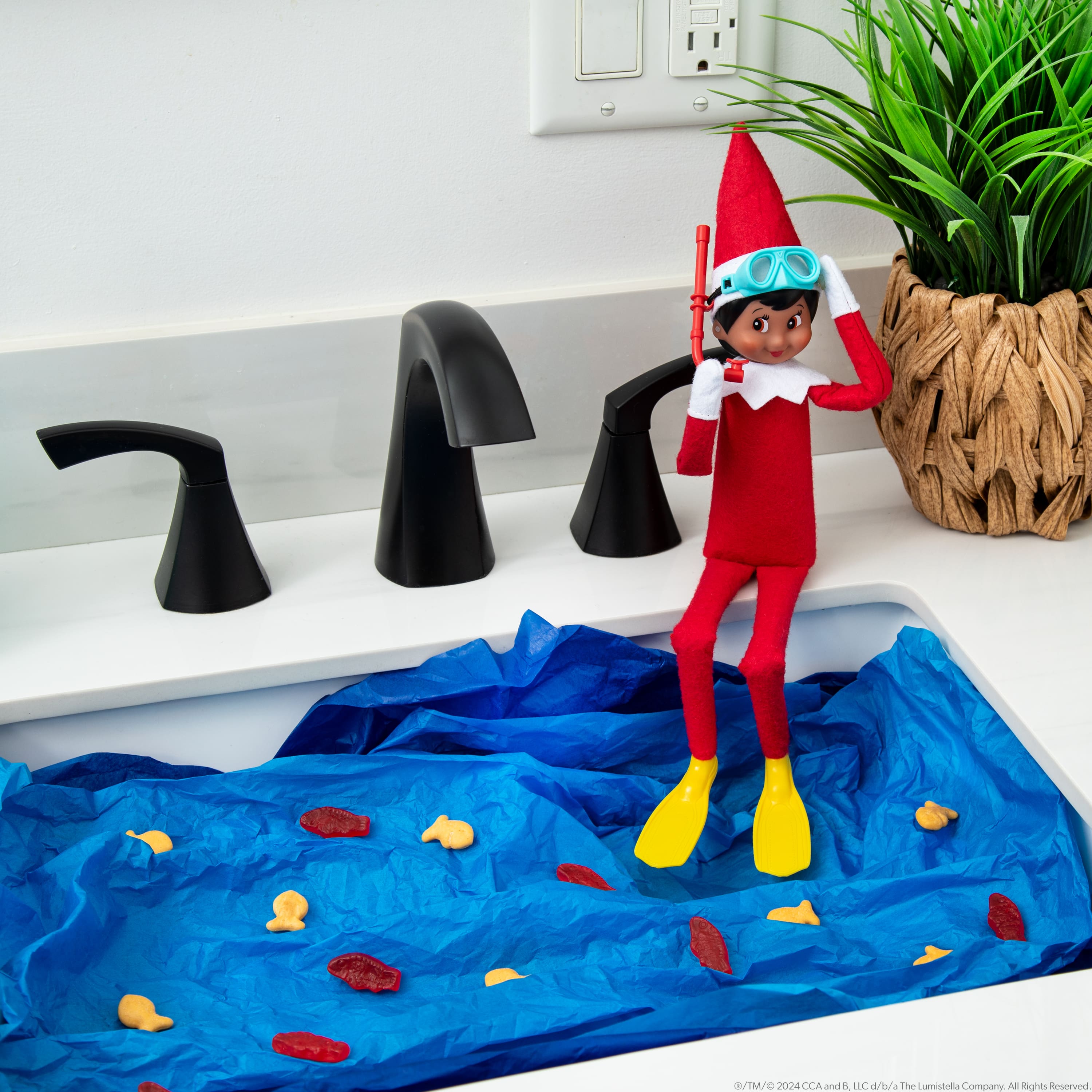 The Elf on the Shelf&#xAE; Polar Props&#x2122; Beach Vacation Set