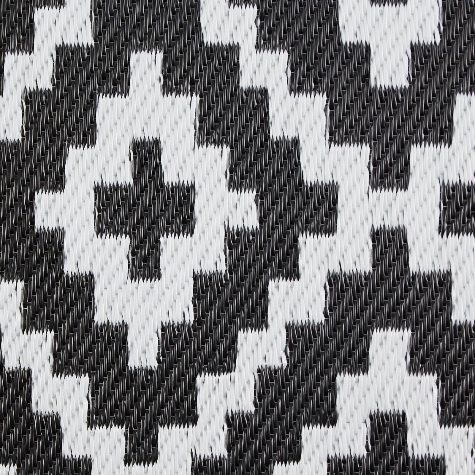 Black and White Mesa Outdoor Floor Runner 3ft. x 6ft.