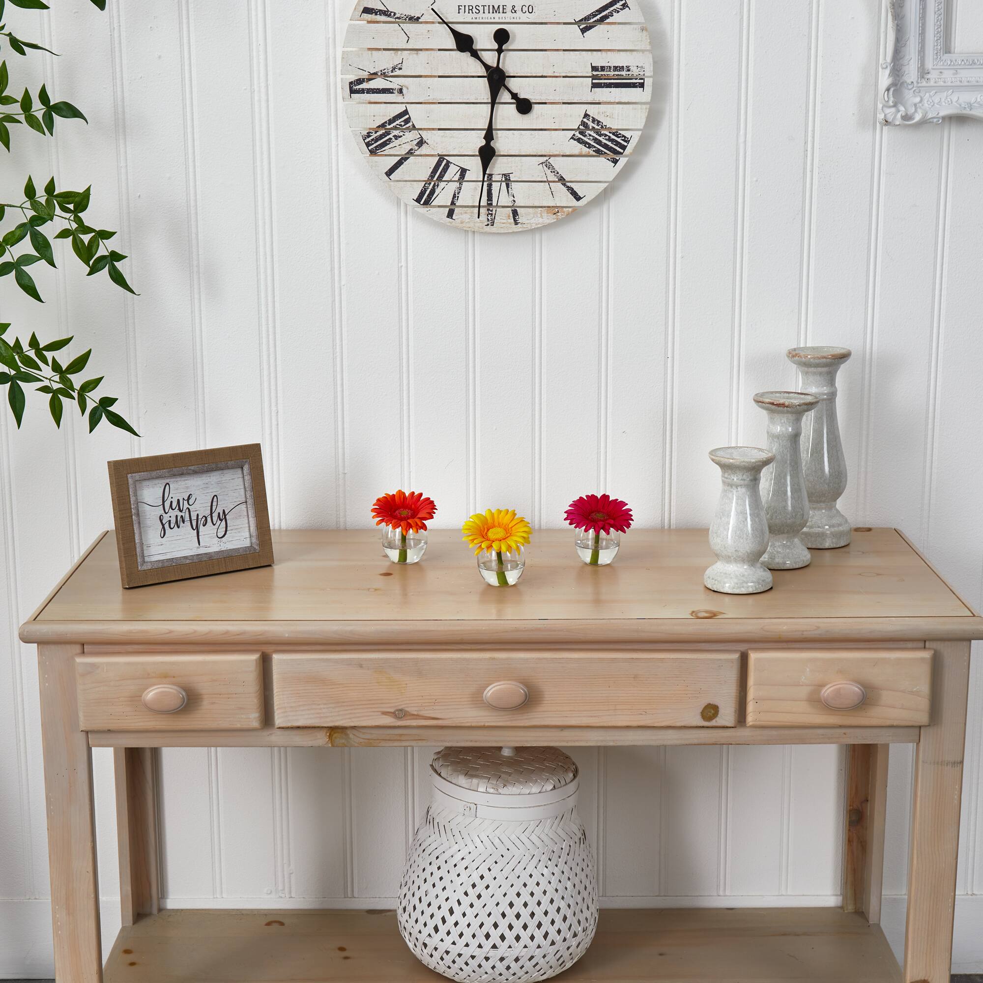 4" Daisy Artificial Arrangement in Glass Vase Set