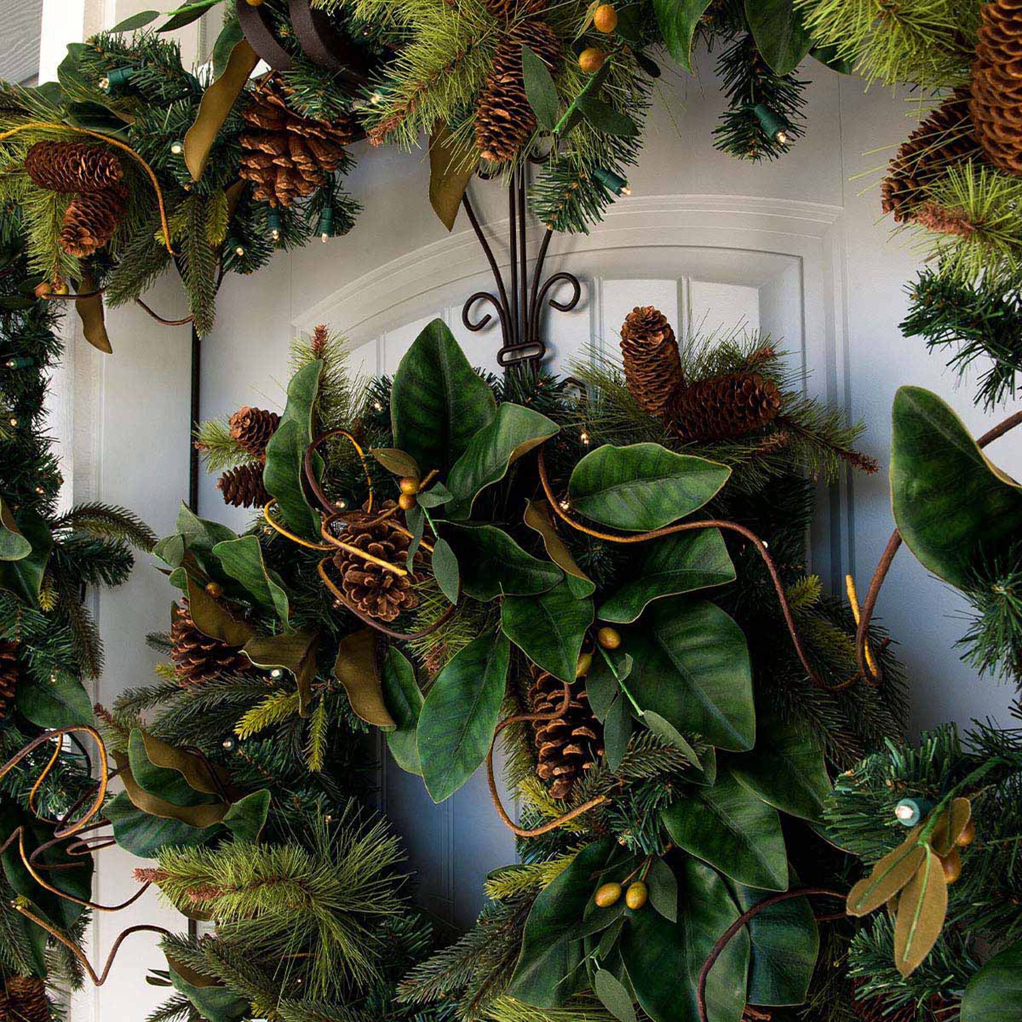 Village Lighting Adjustable Elegant Wreath Hanger