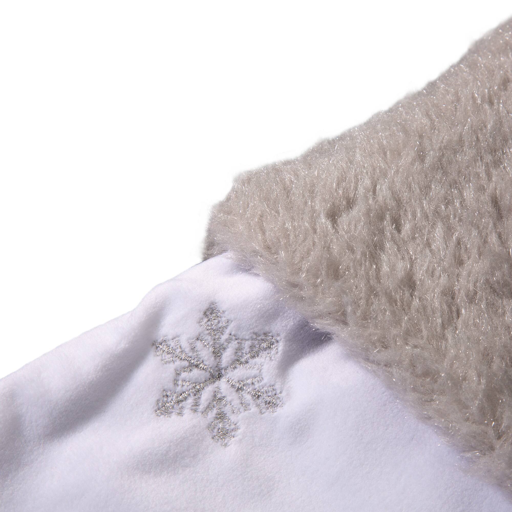 Glitzhome&#xAE; 21&#x22; White Fleece with Christmas Tree &#x26; Snowflake Stocking