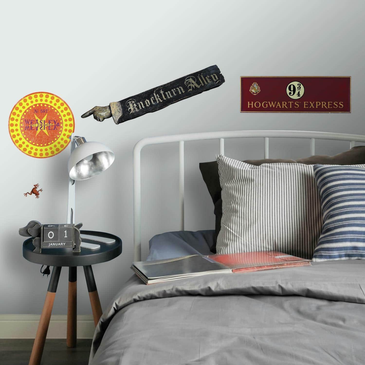 RoomMates Harry Potter Glasses Giant Wall Decal Peel & Stick