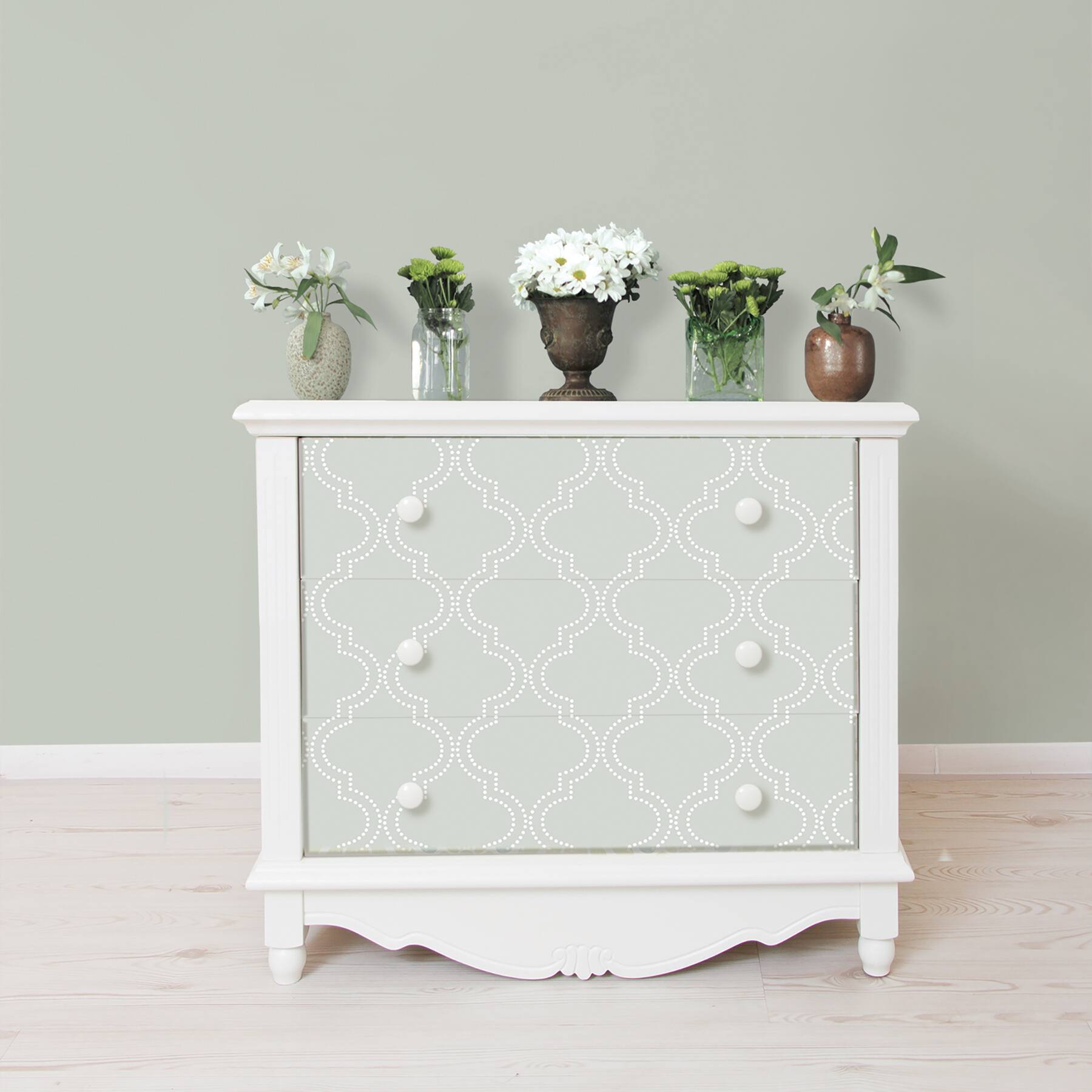 NuWallpaper Gray Quatrefoil Peel &#x26; Stick Wallpaper