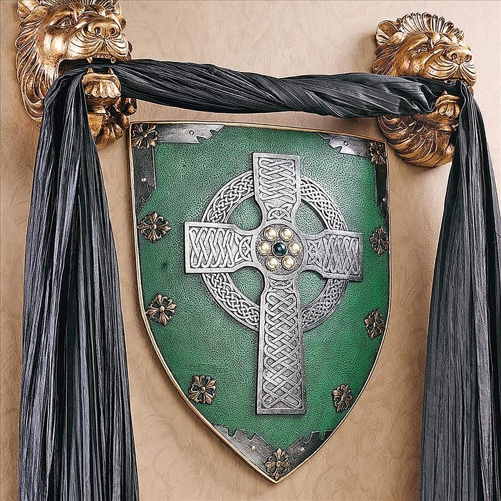 Design Toscano Celtic Warriors Sculptural Wall Shield