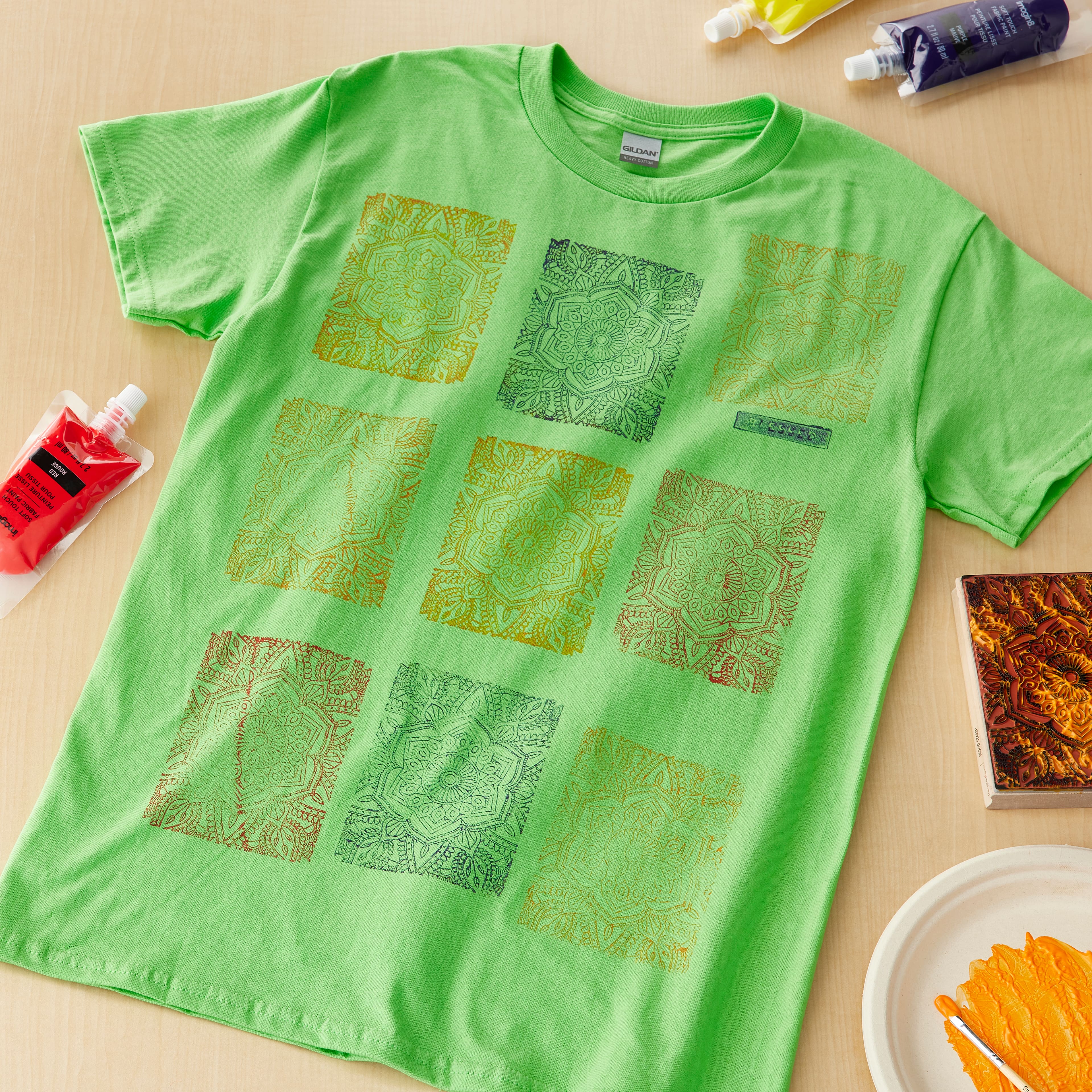 12 Pack: Gildan&#xAE; Short Sleeve Adult T-Shirt