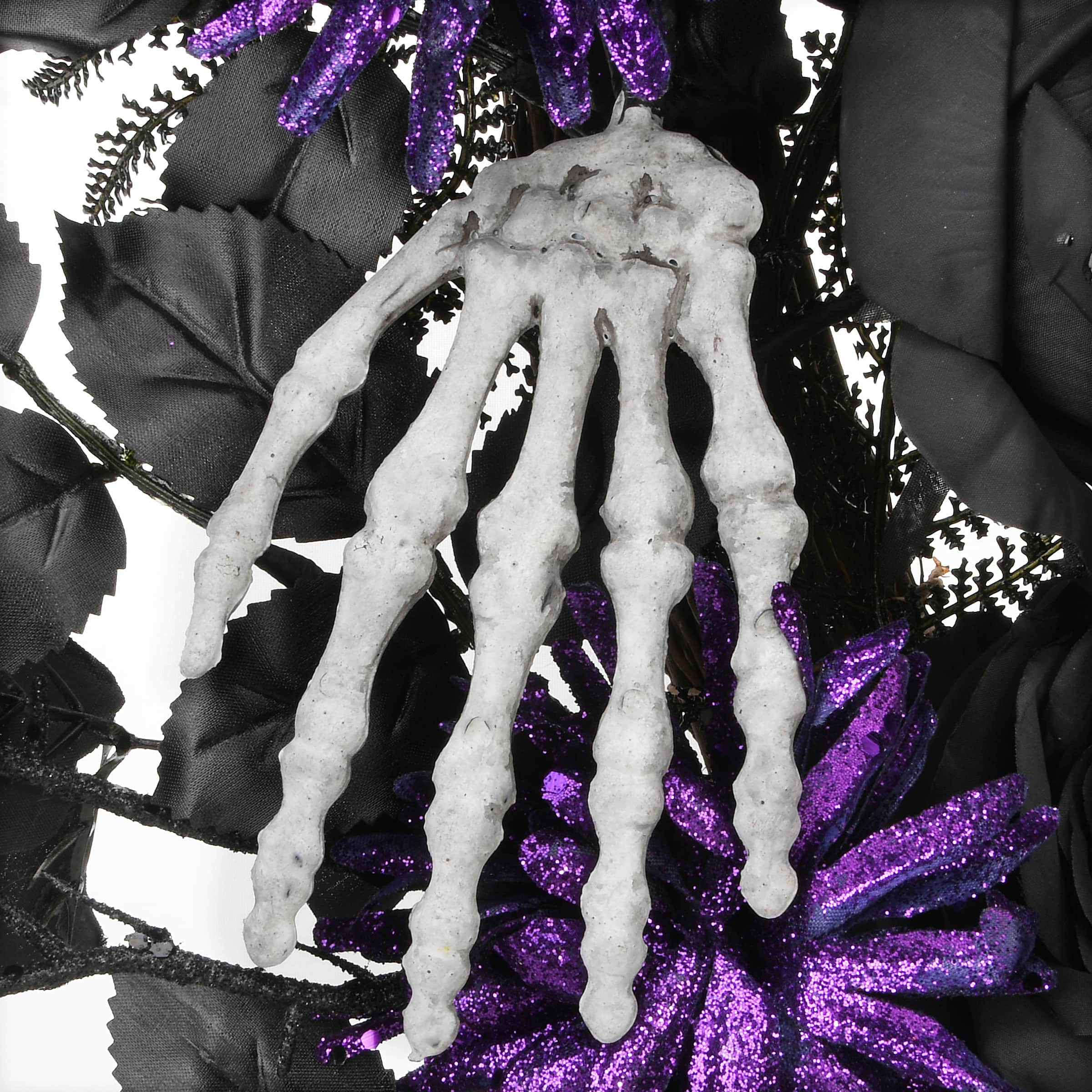 24&#x22; Halloween Skull &#x26; Purple Flowers Wreath