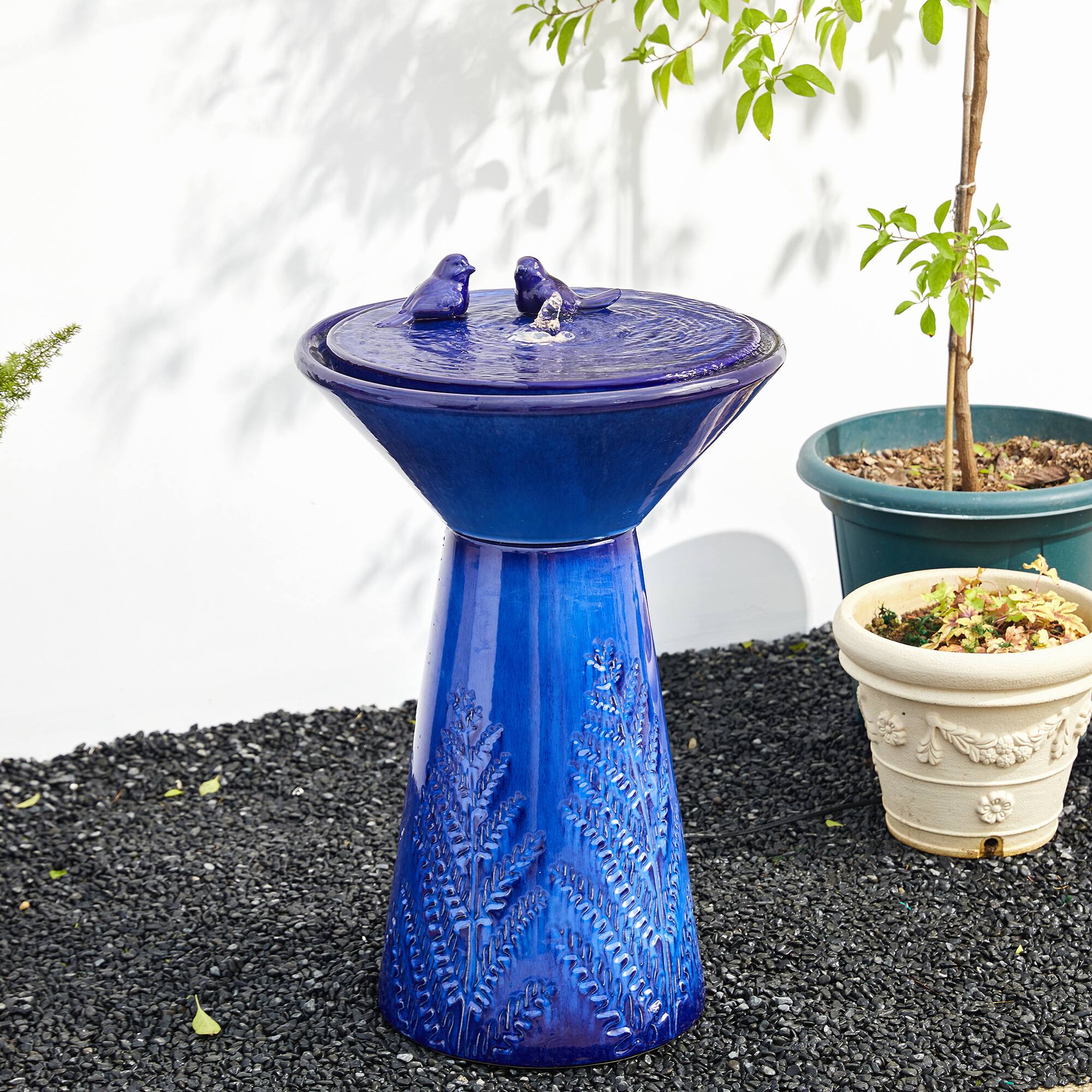 Glitzhome&#xAE; 27.5&#x22; LED Bird Pedestal Ceramic Fountain