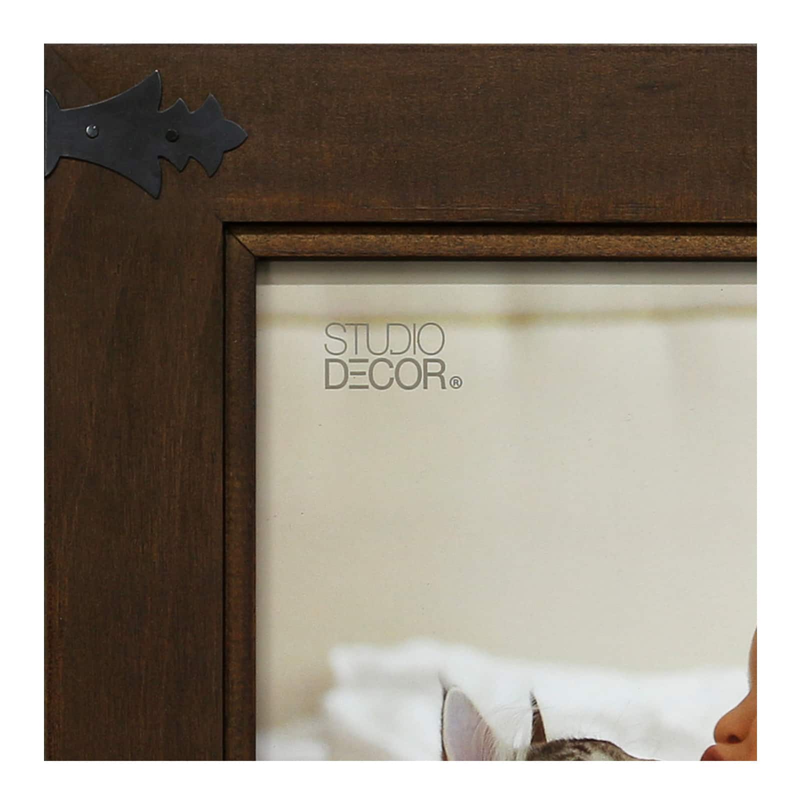 Cadre en pin foncé avec accents aux coins Expressions de Studio Décor