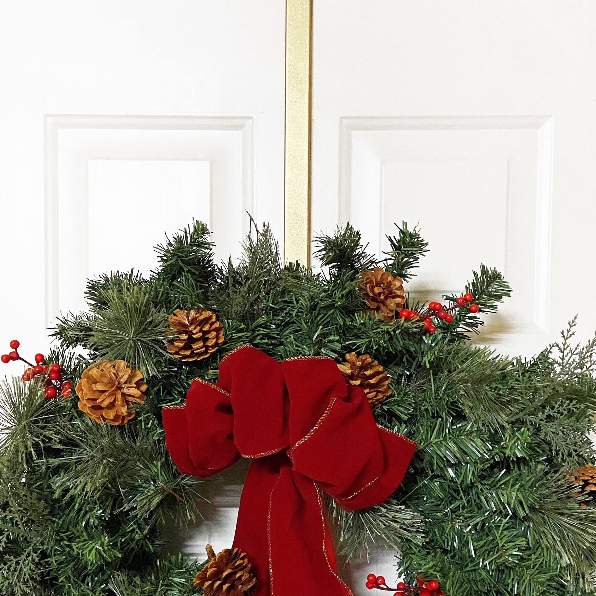 Haute Decor Adjustable Over-the-Door Textured Wreath Hanger