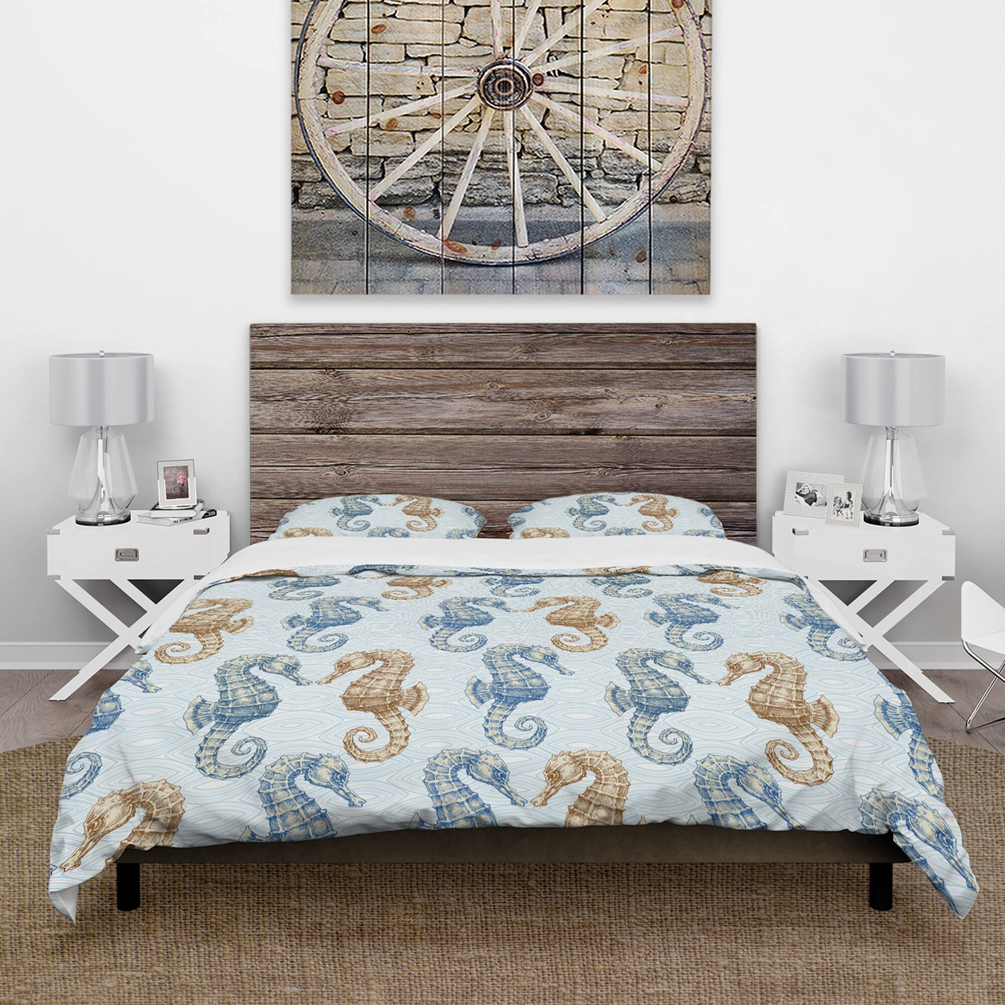 Designart &#x27;Sea horse couple in deep sea&#x27; Coastal Bedding Set - Duvet Cover &#x26; Shams