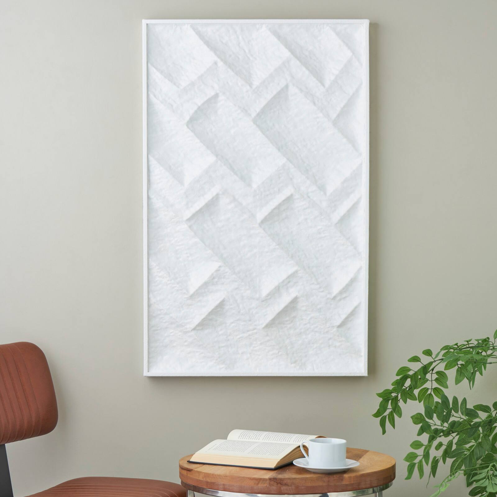 White metal geometric dimensional wall décor