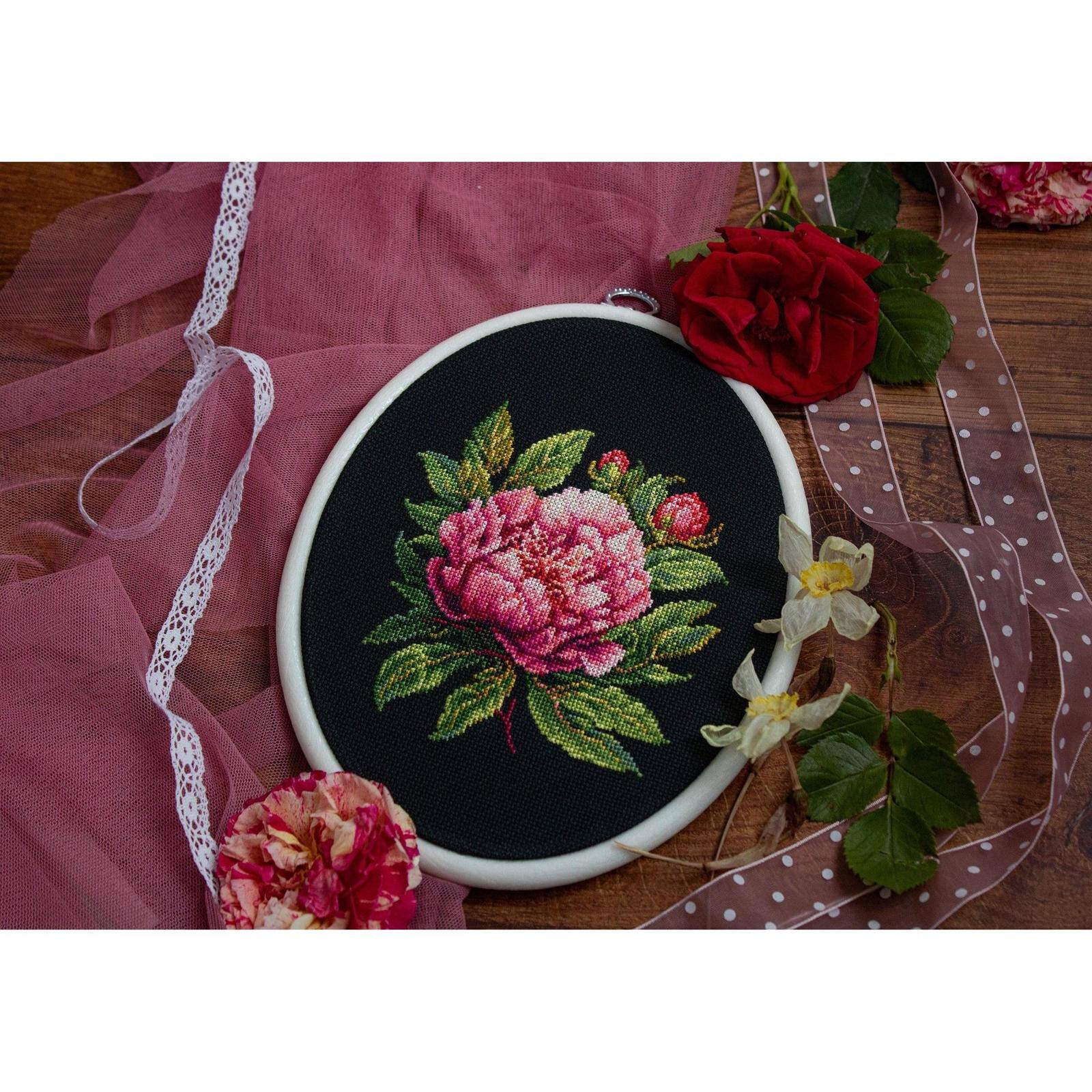 Luca-S Peter Brand Peony Counted Cross Stitch Kit with Display Hoop