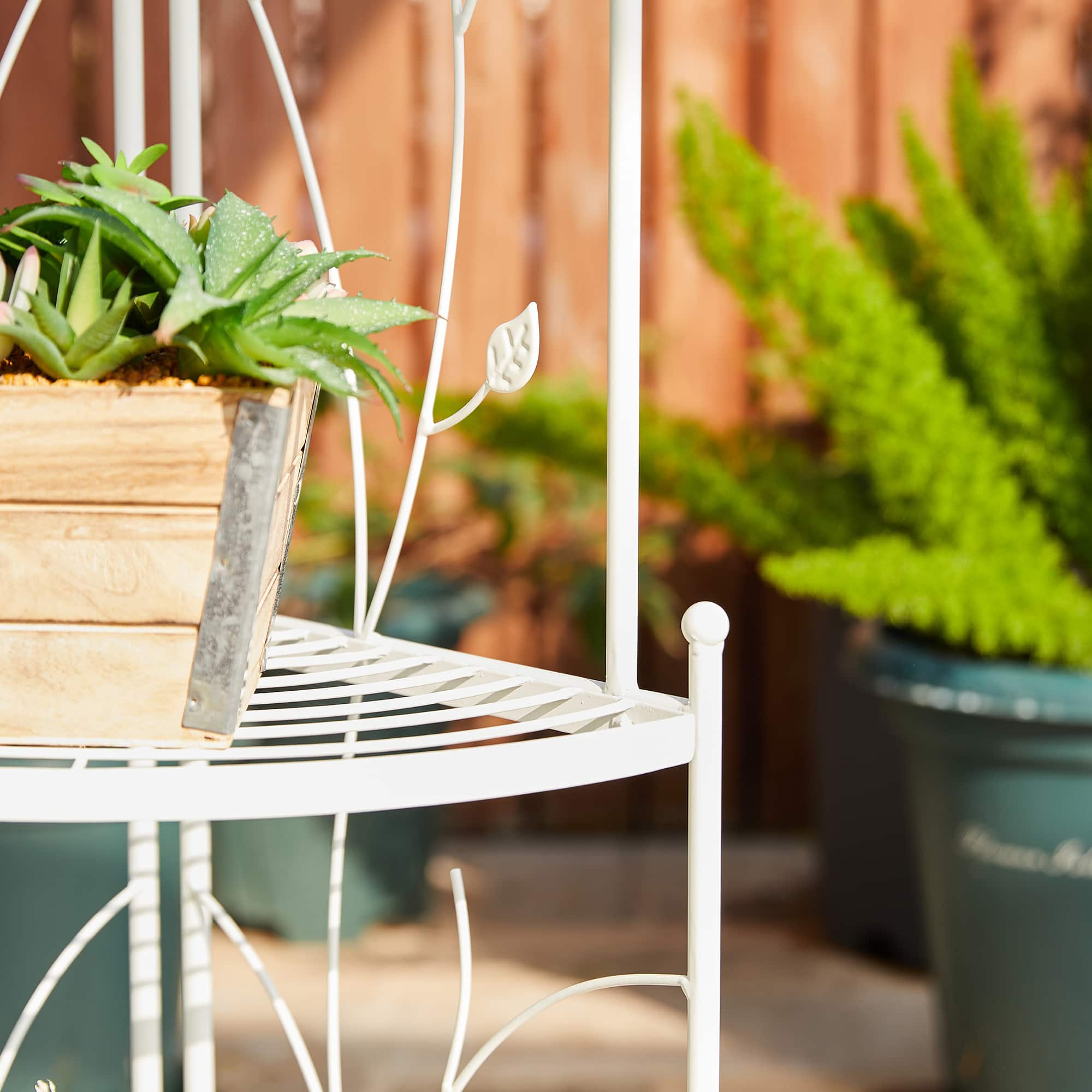 Glitzhome® 4ft. Metal 4-Tiered Corner Shelf Stand