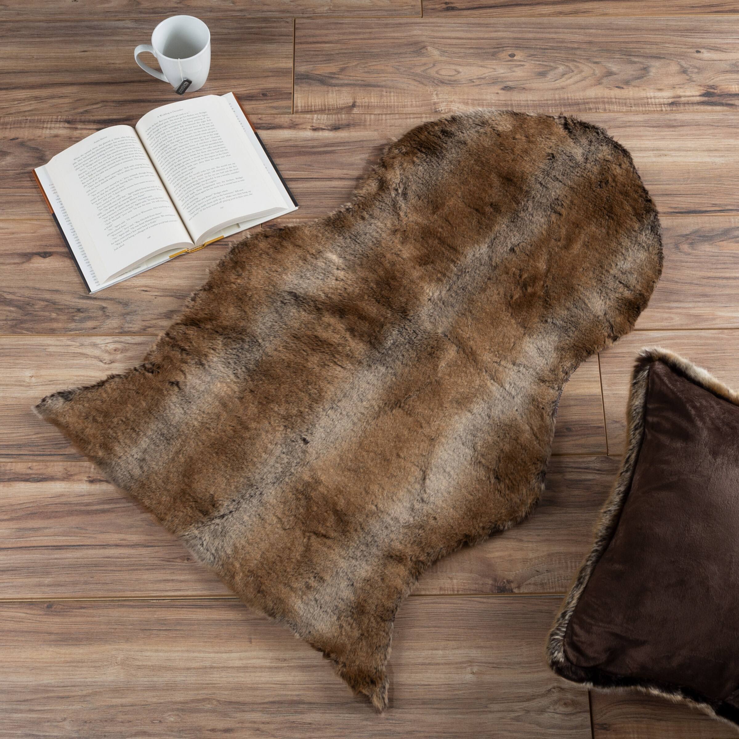 Hastings Home Faux Sheepskin Fur Rug, 2ft. x 3ft.